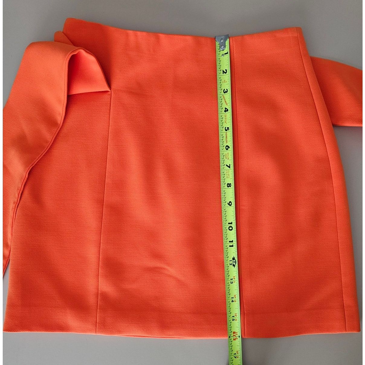 Alice + Olivia EUC Alice + Olivia Women's Orange Bow Tie Riva Mini Skirt 0 Size 25" / US 0 / IT 36 - 8 Thumbnail
