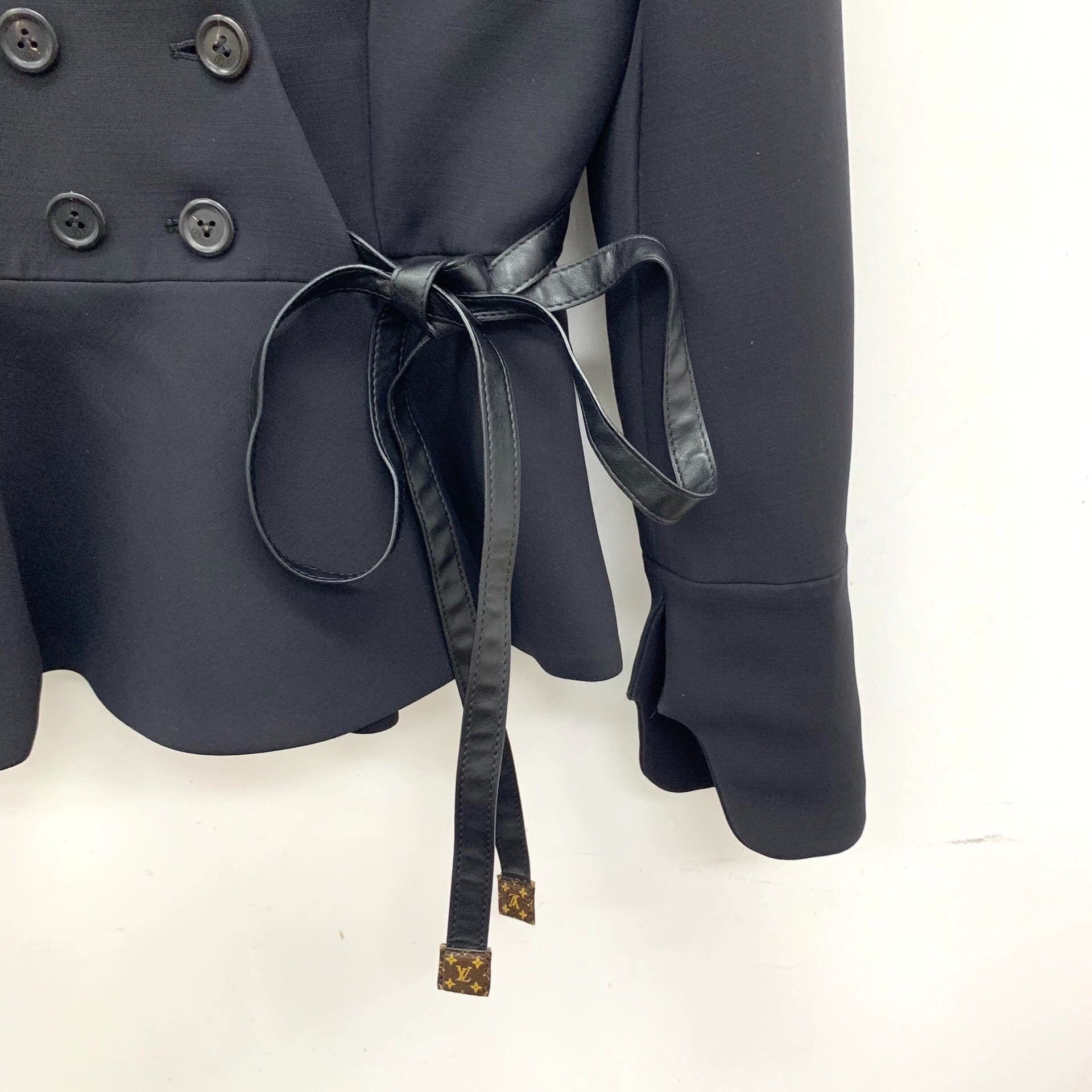 Louis Vuitton Louis Vuitton Double-Breasted Long-Sleeve Tie-Waist Jacket Size XS / US 0-2 / IT 36-38 - 4 Thumbnail