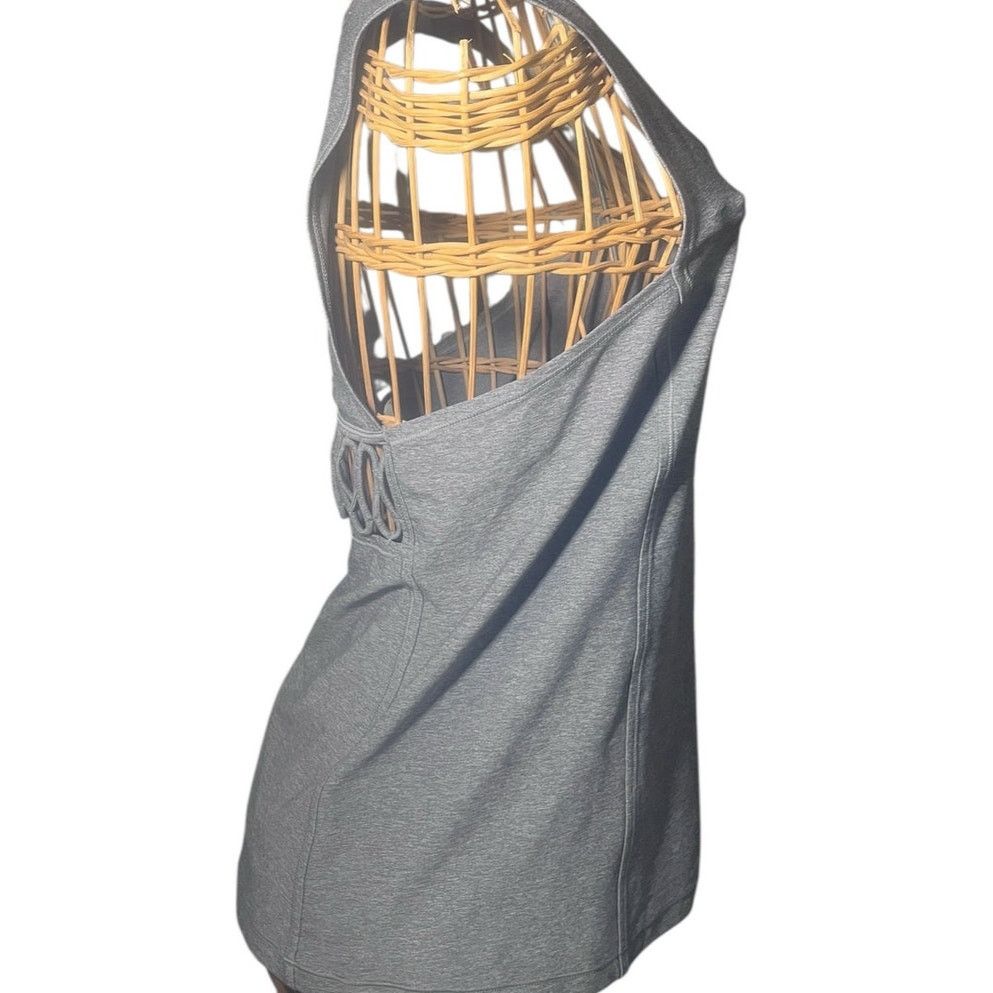 Lululemon Lululemon Gray Tank w/ Zigzag Cutout back Running Active XS Size XS / US 0-2 / IT 36-38 - 5 Thumbnail