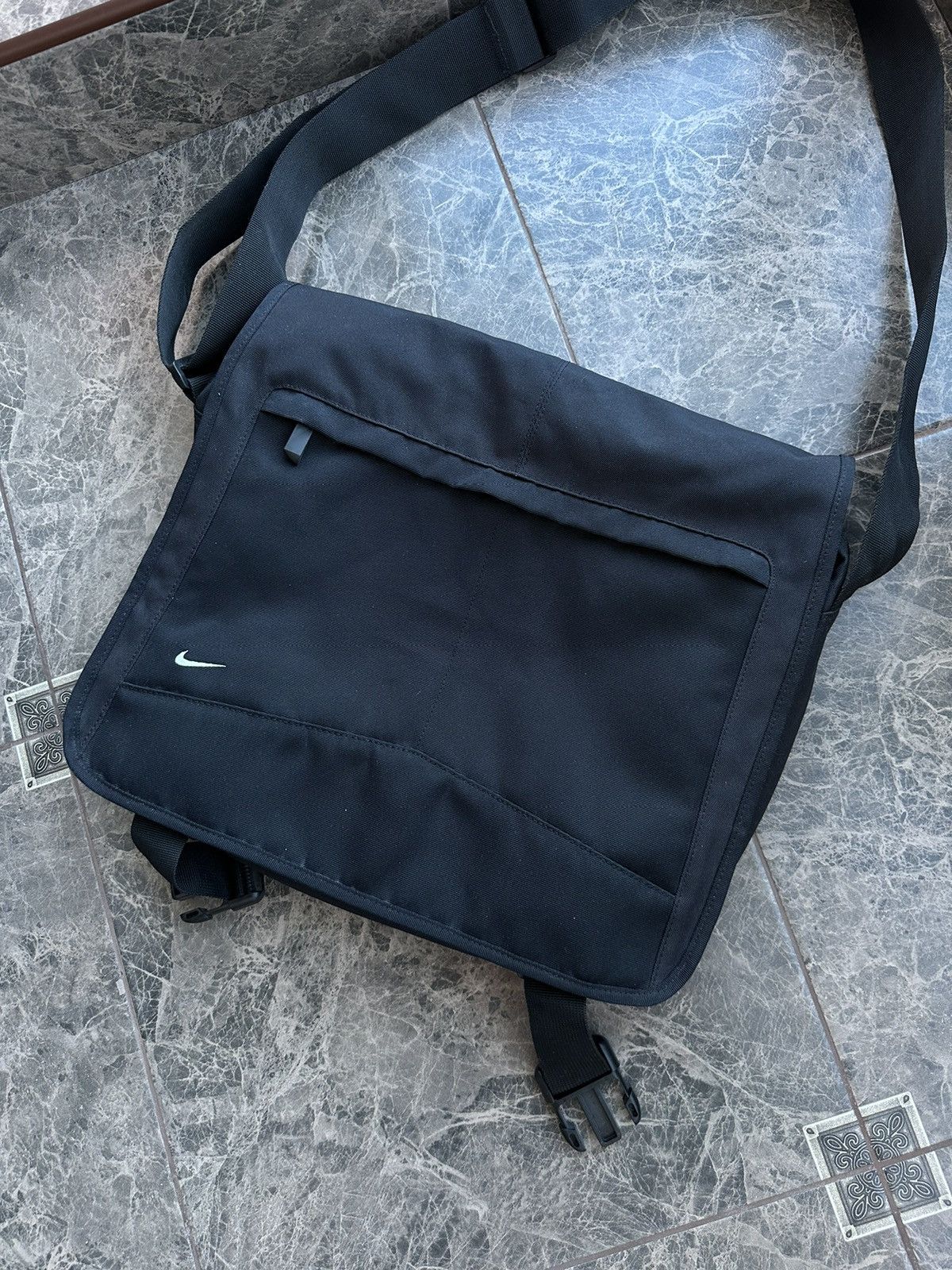 Vintage nike messenger bag sale