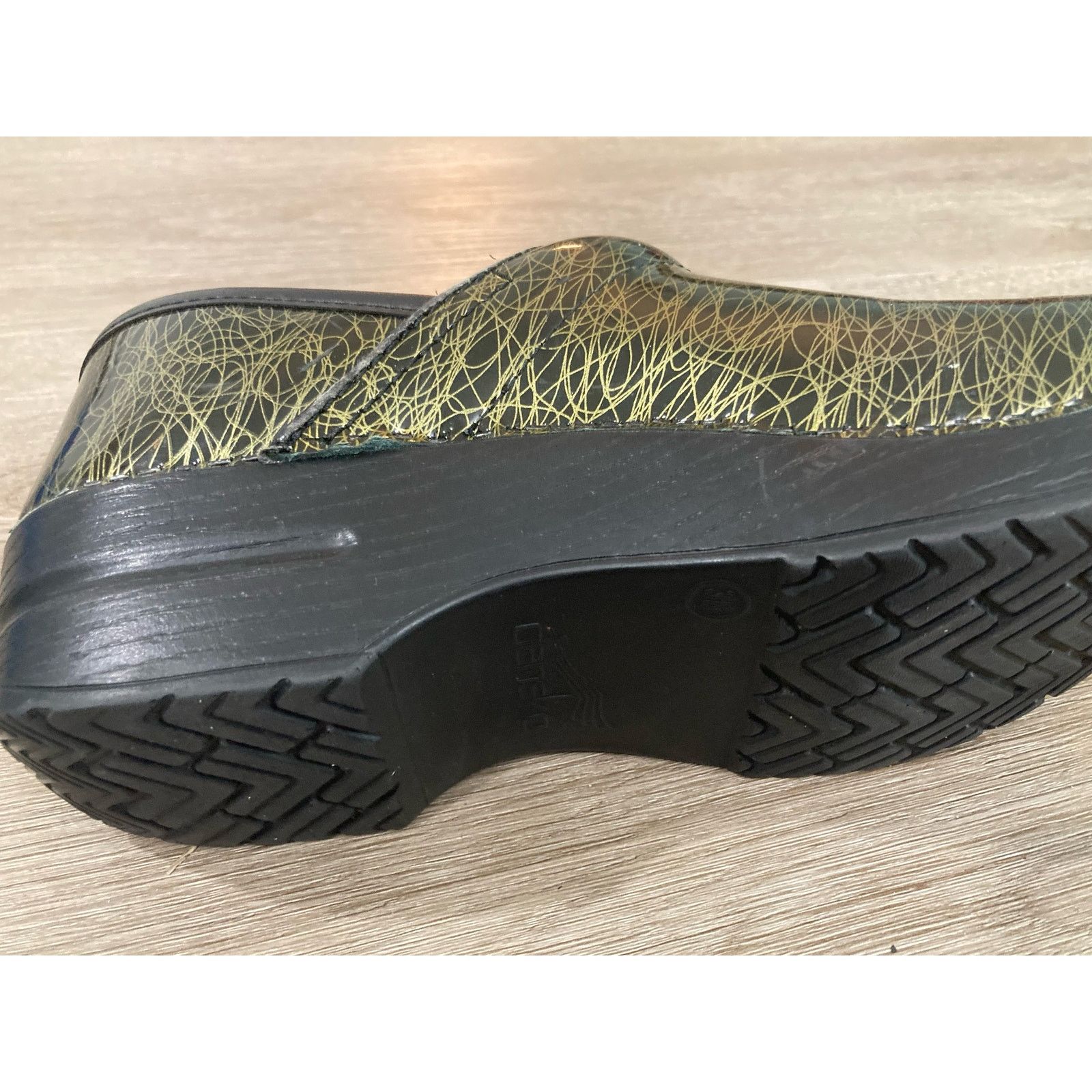 Dansko Dansko Professional Women's Black Gold Swirl Clogs 7.5 Size US 7.5 / IT 37.5 - 5 Thumbnail