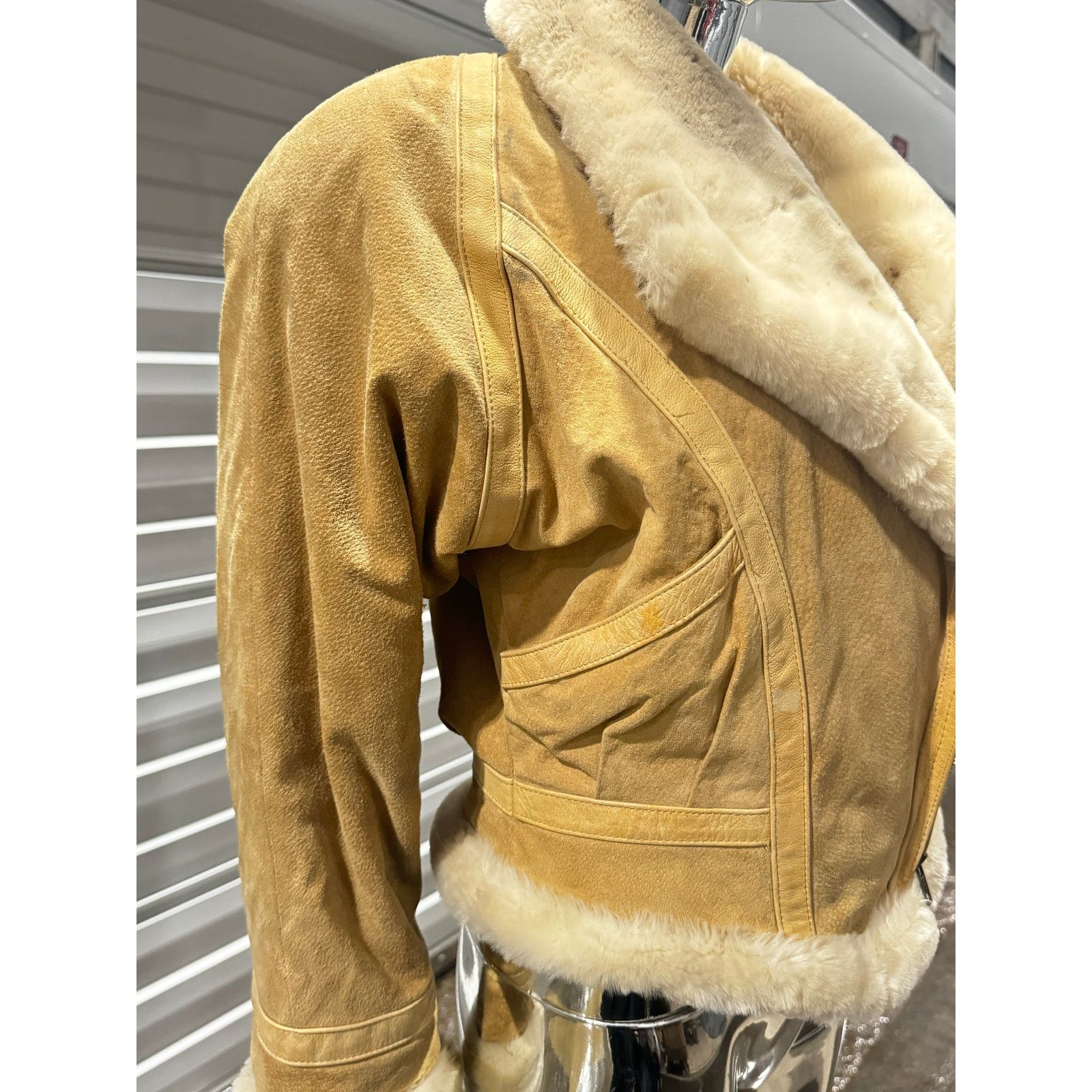 Vintage Cream Shearling Cropped Leather Jacket Size M / US 6-8 / IT 42-44 - 6 Thumbnail