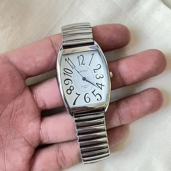 VIBE 2000s vintage style stainless steel quartz luxury watch Size ONE SIZE - 5 Thumbnail