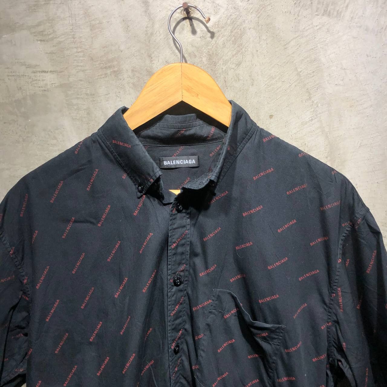 Balenciaga Balenciaga Logo all over print button down shirt Size US L / EU 52-54 / 3 - 2 Thumbnail