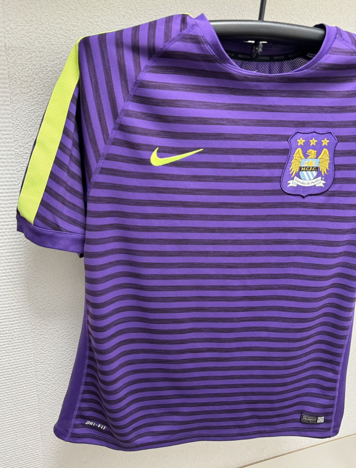 Nike Manchester City Nike soccer jersey Xl sz vintage Size US XL / EU 56 / 4 - 7 Thumbnail