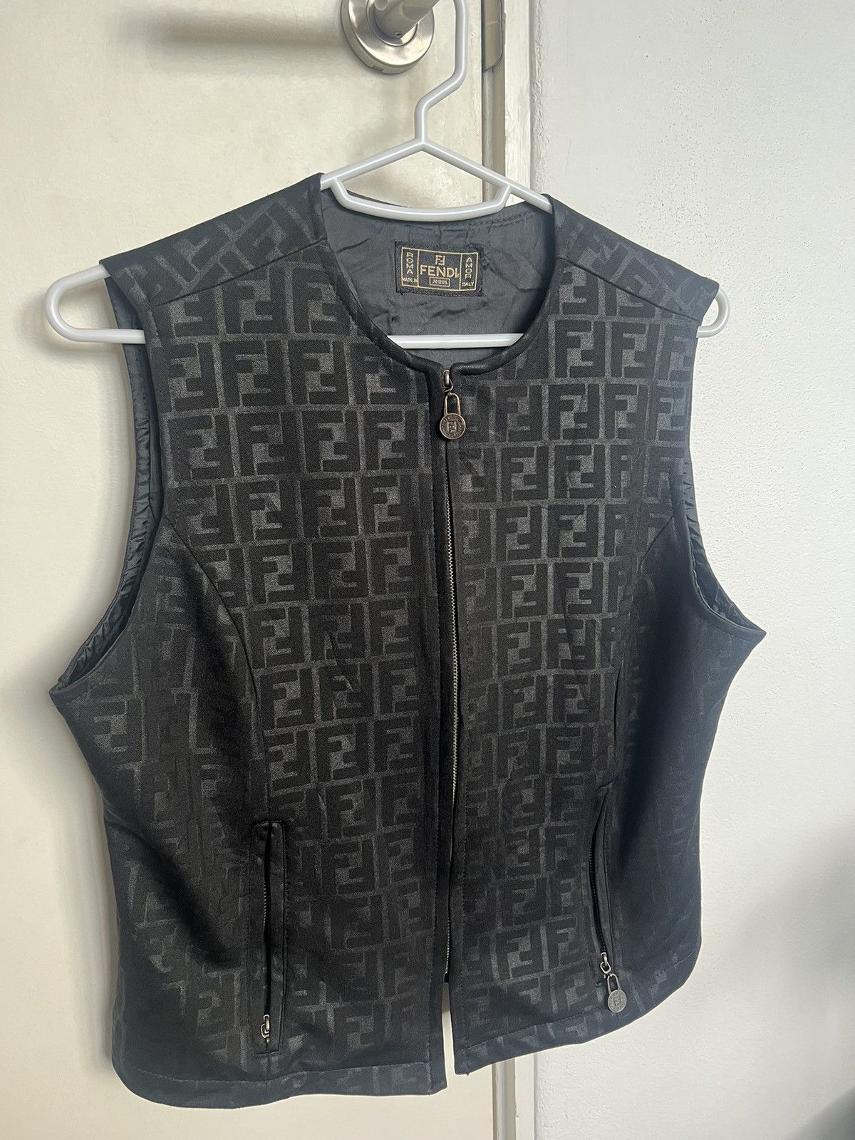 Fendi Fendi monochrome vest limited drop Size US S / EU 44-46 / 1 - 1 Thumbnail