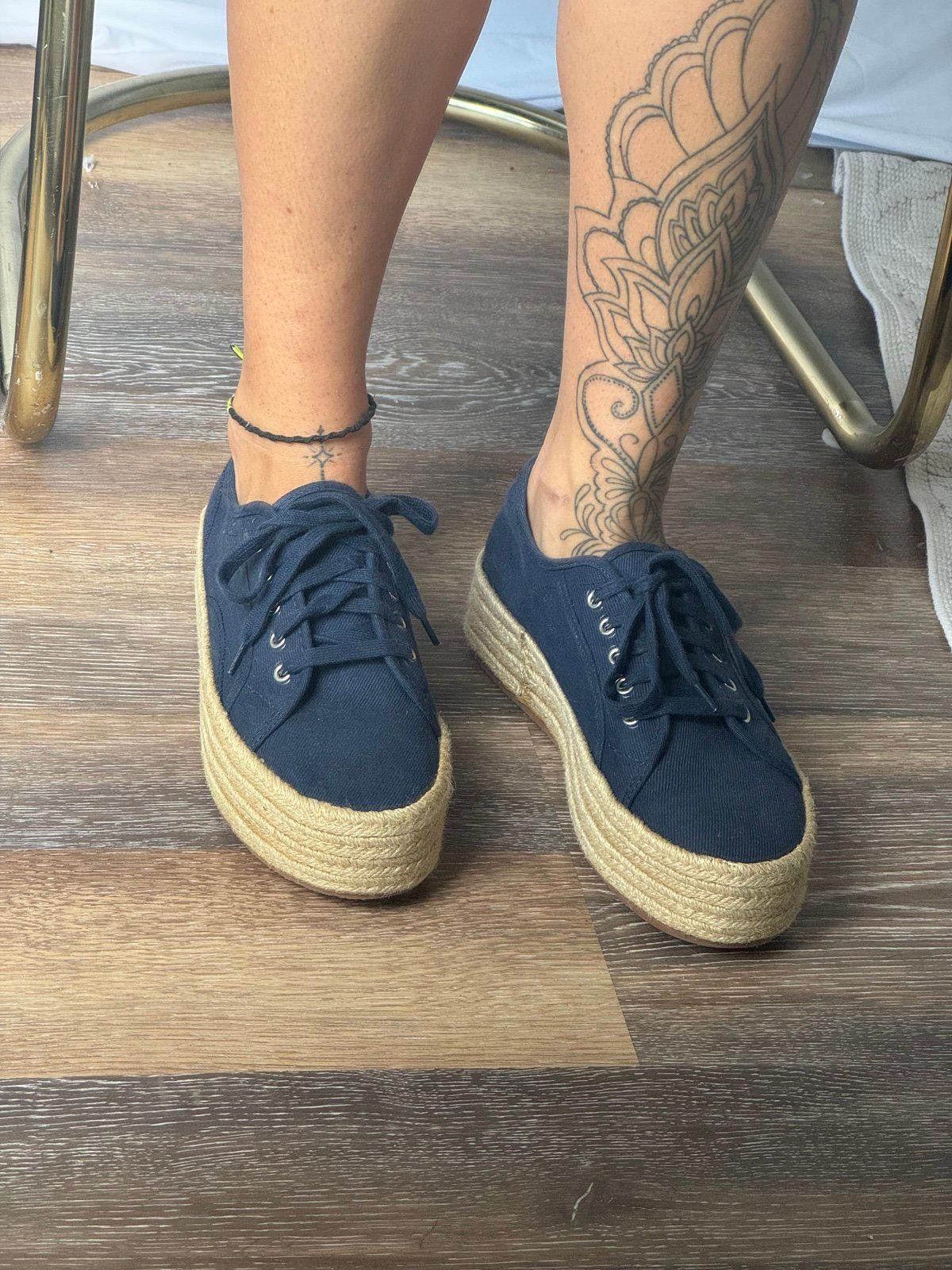Old Navy lace up platform shoes Size US 9.5 / IT 39.5 - 6 Thumbnail