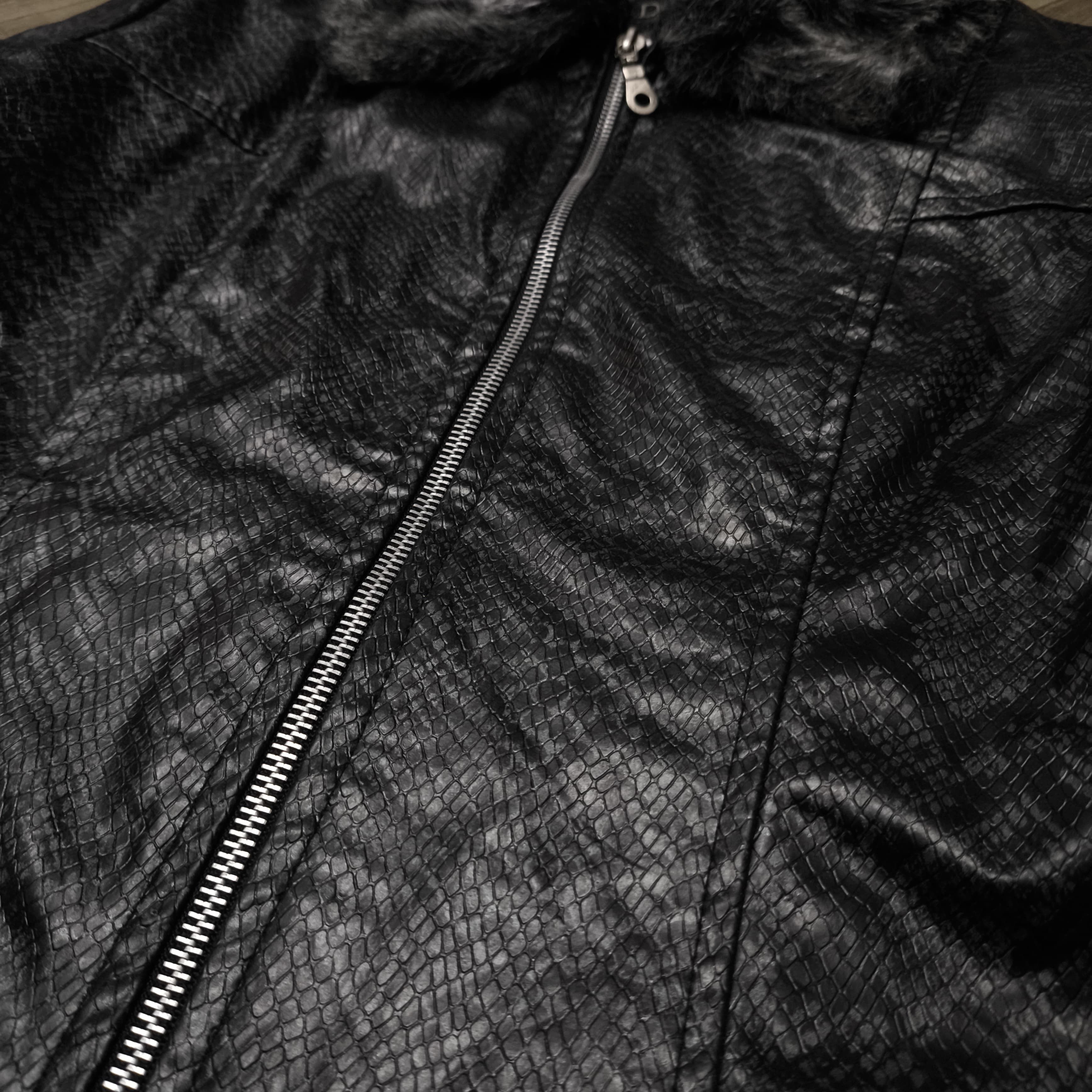 Tornado Mart Designer's Label Fur Collar Snake Pattern Jacket Size US M / EU 48-50 / 2 - 5 Thumbnail