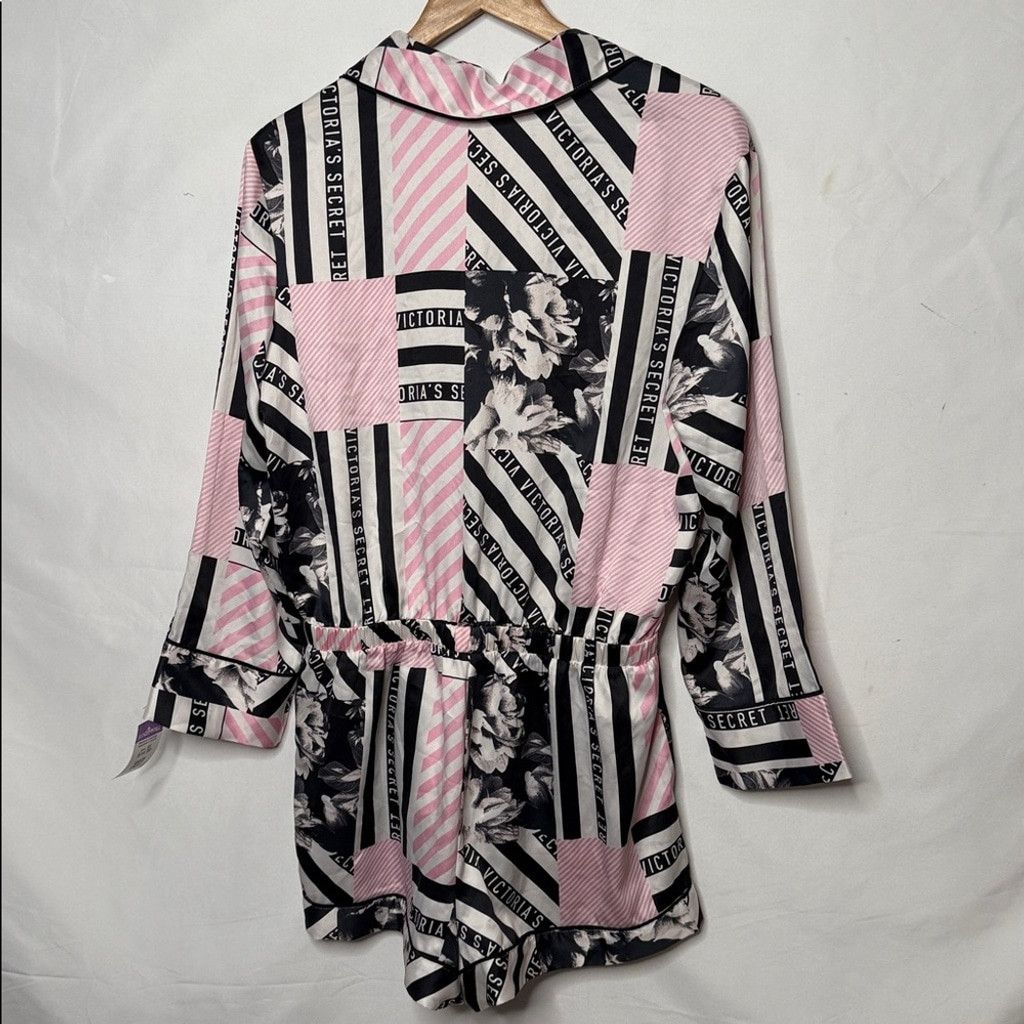 Victoria's Secret NWT Victoria Secret silky satin floral shorts romper sz M Size 30" / US 8 / IT 44 - 7 Thumbnail