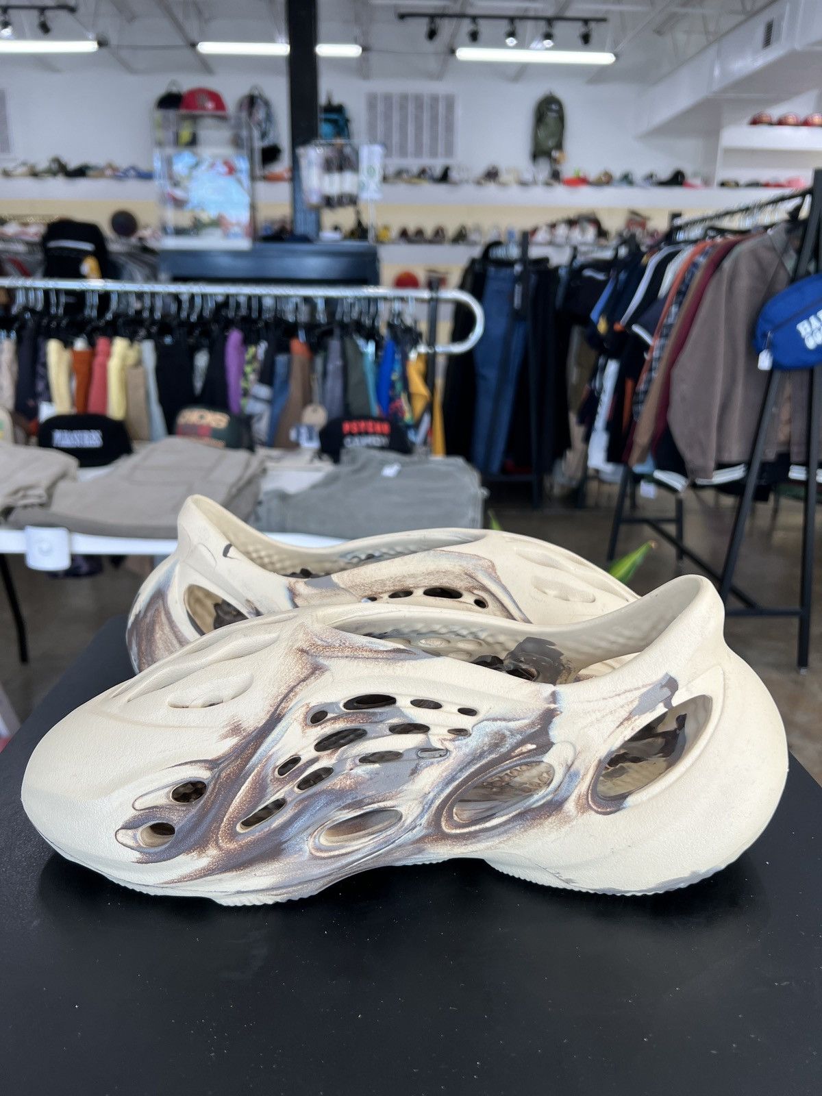 Adidas Adidas Yeezy Foam RNNR Cream Clay Sz. 12 (2021) Size US 12 / EU 45 - 3 Thumbnail