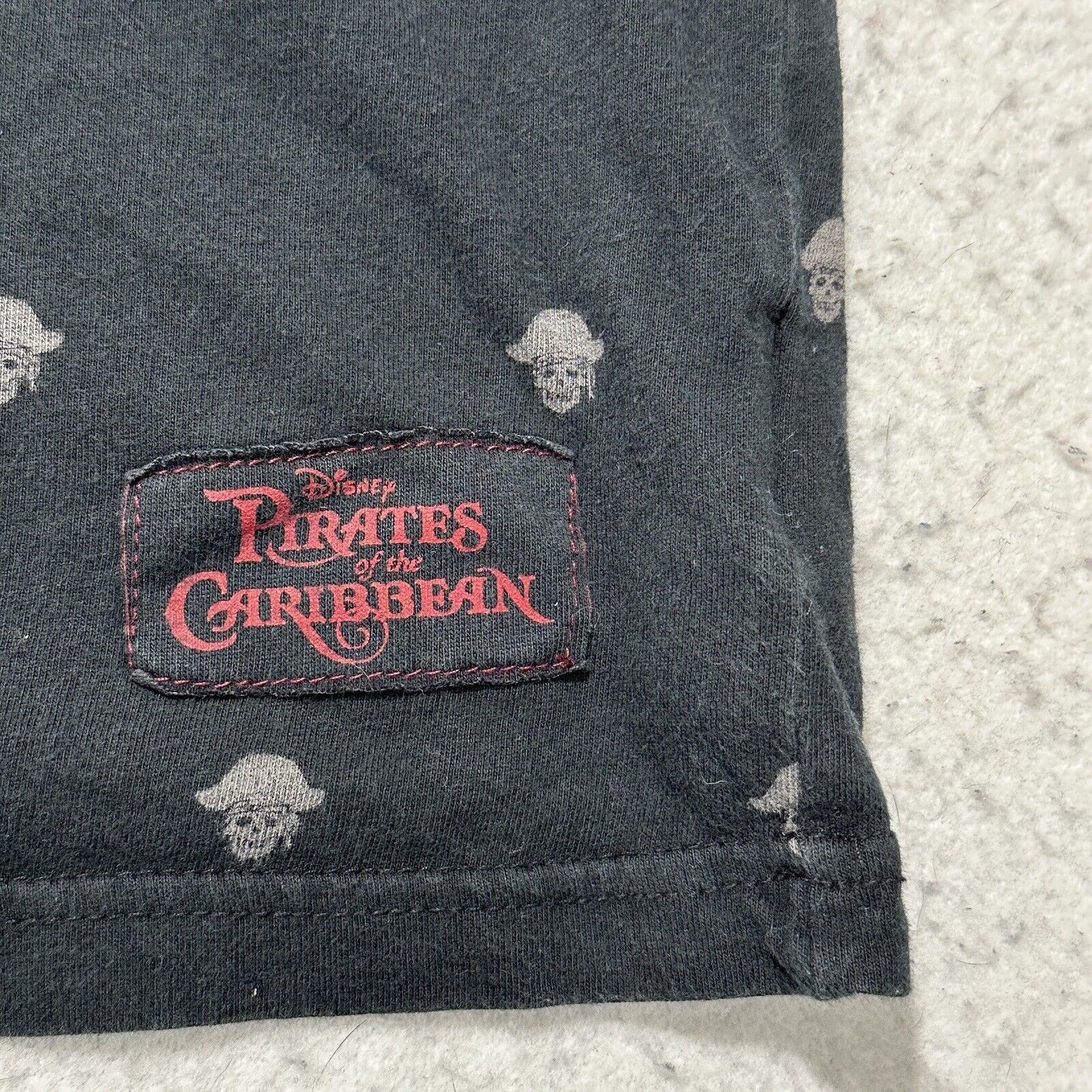 Disney Disney Medium Pirates of the Caribbean Skull Pattern T Shirt Size US M / EU 48-50 / 2 - 8 Thumbnail