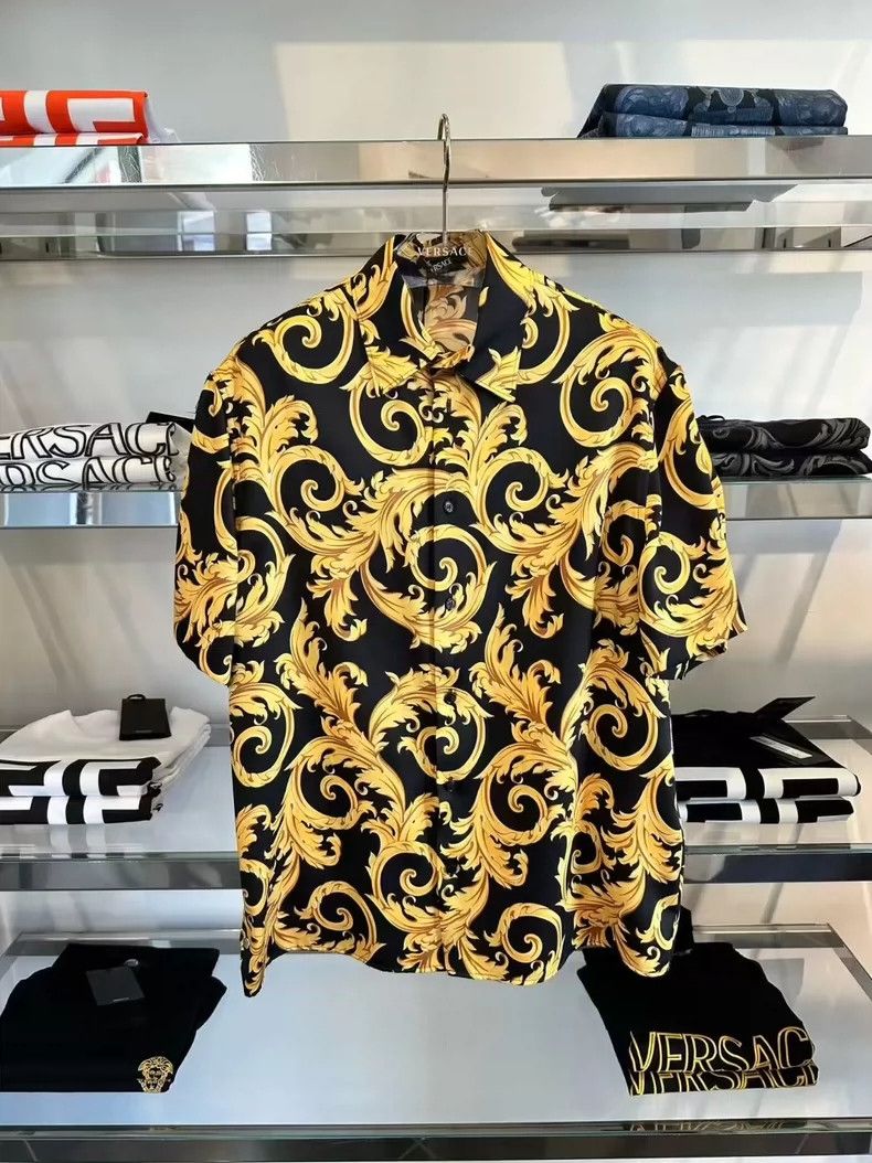 Versace Versace Baroque short-sleeved shirt Size US S / EU 44-46 / 1 - 1 Thumbnail