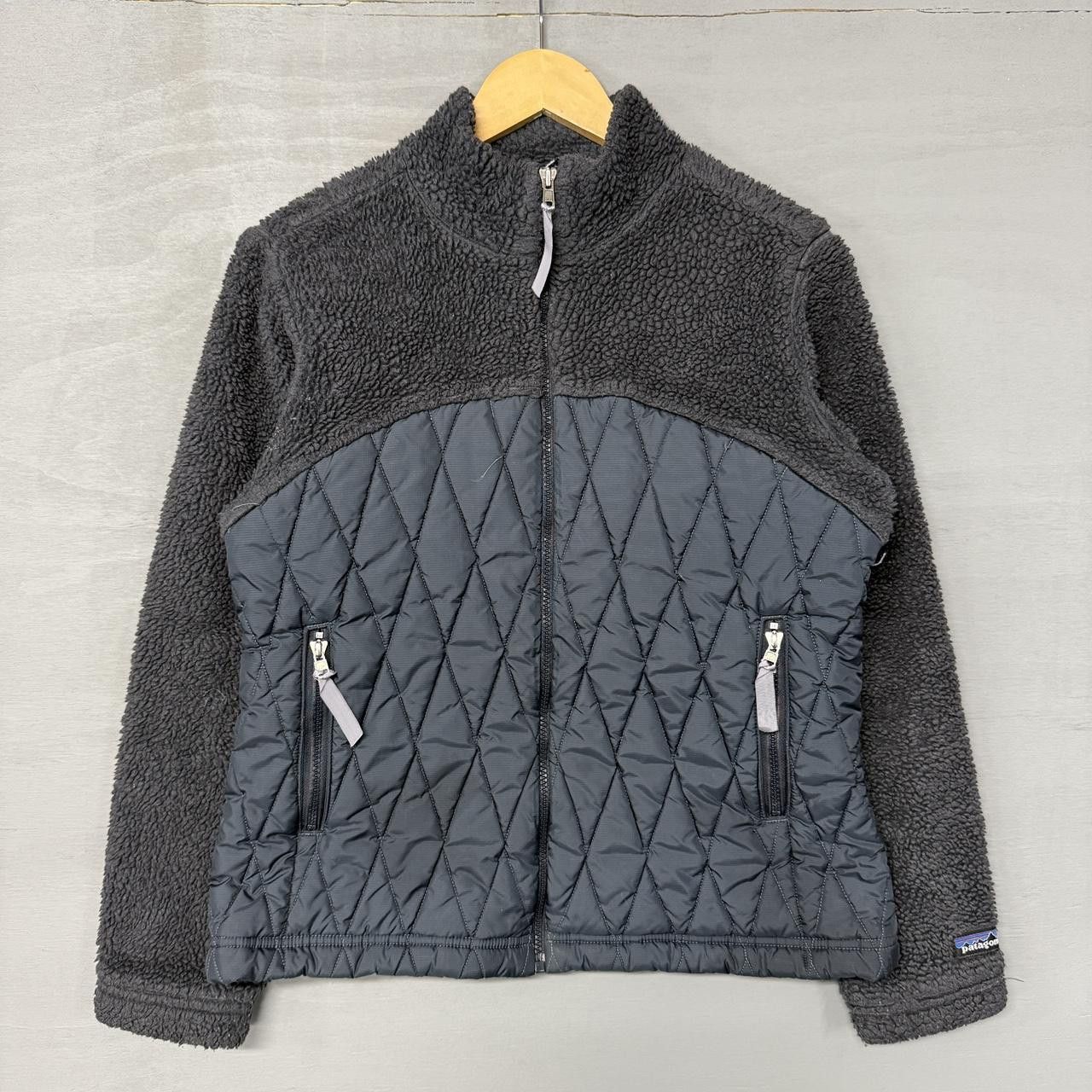 Patagonia Vintage Patagonia Quilted Fleece Zip Up Jacket Women’s Small Size S / US 4 / IT 40 - 1 Thumbnail