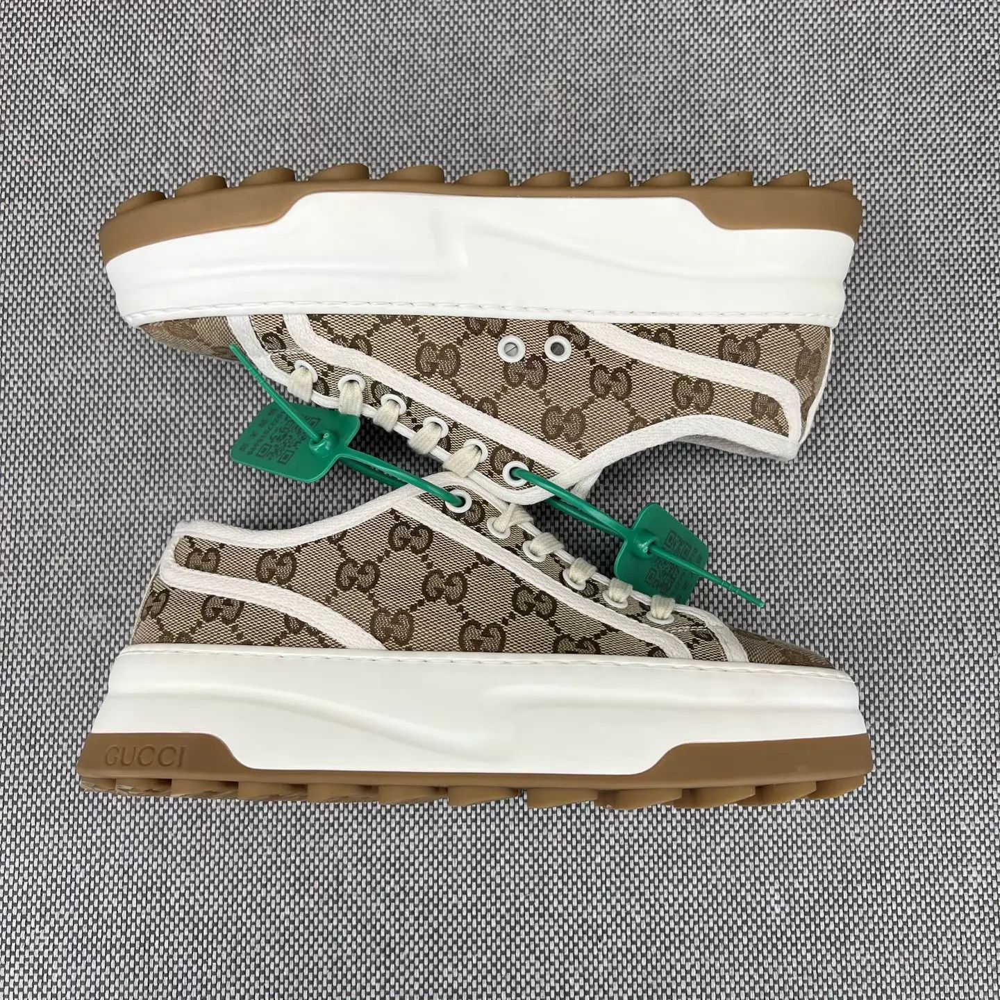 Gucci GUCCI Interlocking White & Brown 37.5 Shoes Size US 7 / IT 37 - 3 Thumbnail