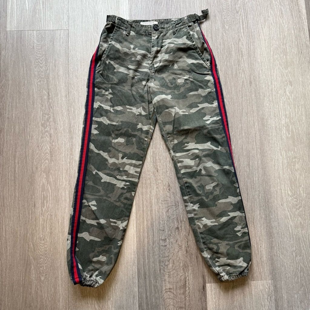 The Unbranded Brand Streetwear Society Camouflage Trousers with Red Stripe Size 26" / US 2 / IT 38 - 1 Thumbnail