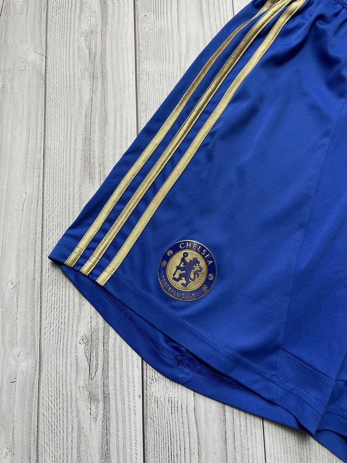 Adidas × Chelsea Soccer × Vintage Vintage adidas Chelsea soccer shorts gold line size M Size US 32 / EU 48 - 2 Thumbnail