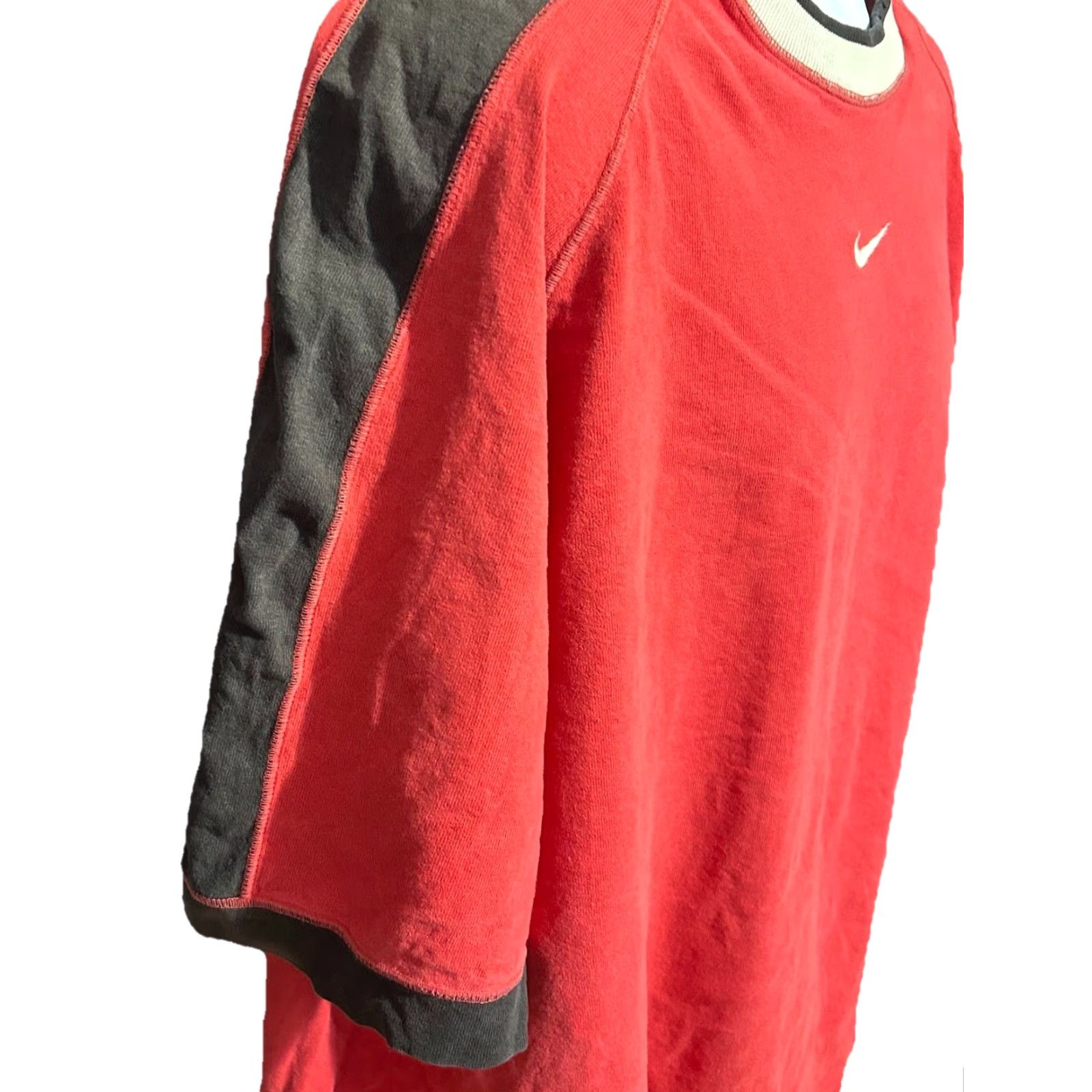 Nike VINTAGE Nike Shirt 2XL Men Red Black Short Sleeve Center Swoosh Logo Pattern 90s Size US XXL / EU 58 / 5 - 5 Thumbnail