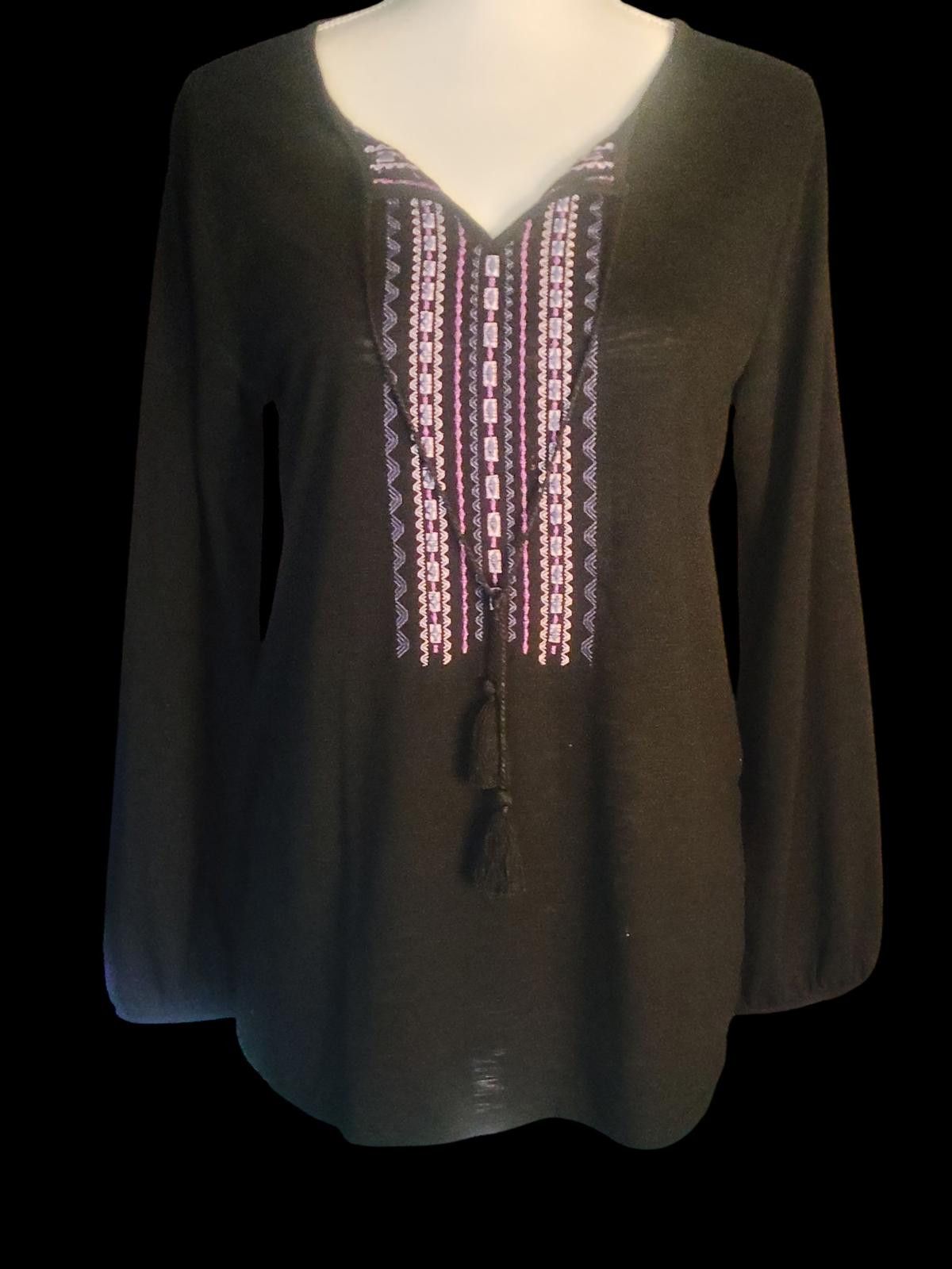 Faded Glory Faded Glory Long Sleeve Women's Tunic with Embroidered Front Size M / US 6-8 / IT 42-44 - 1 Thumbnail