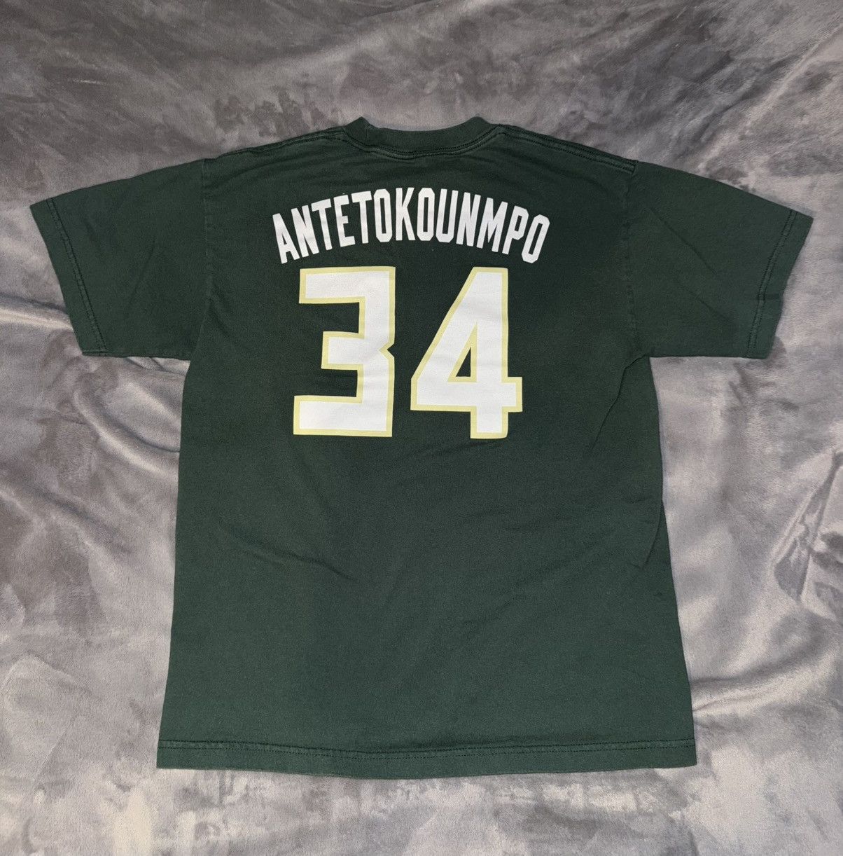 NBA Giannis Antetokounmpo Milwakuee Bucks Shirt - Size M Size US M / EU 48-50 / 2 - 1 Thumbnail