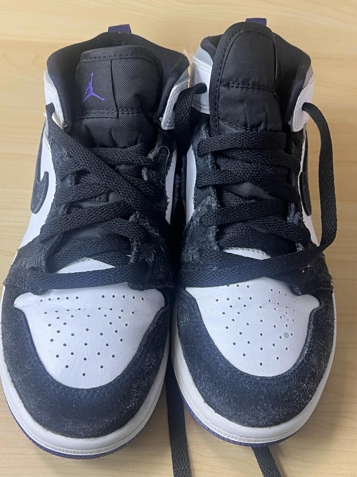 Nike Nike Air Jordan 1 Mid Se (PS) White-Court Purple-Black Sz 2y Size US 5 / EU 37 - 1 Thumbnail