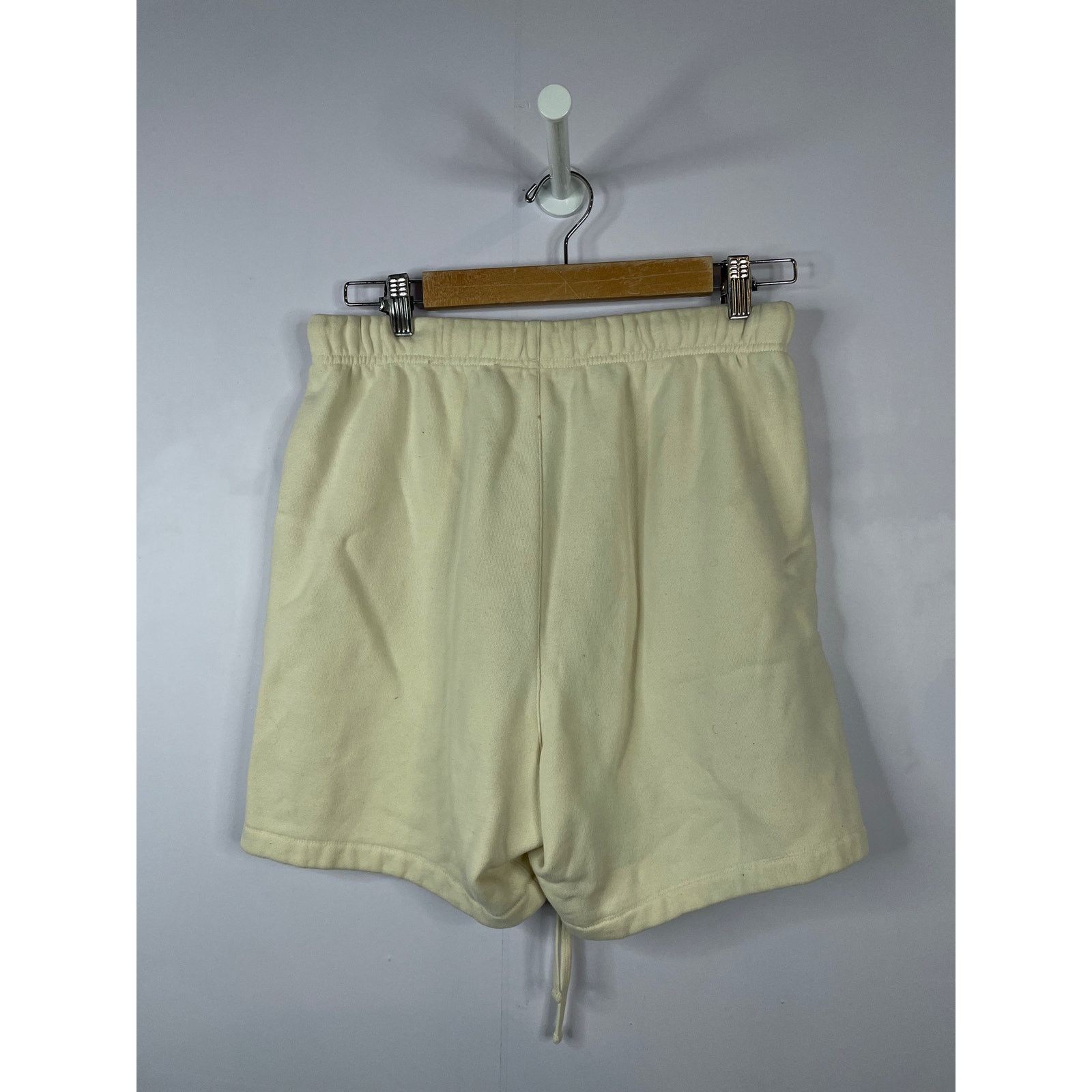Essentials Essentials Cream Sweat Shorts Size US 28 / EU 44 - 2 Thumbnail