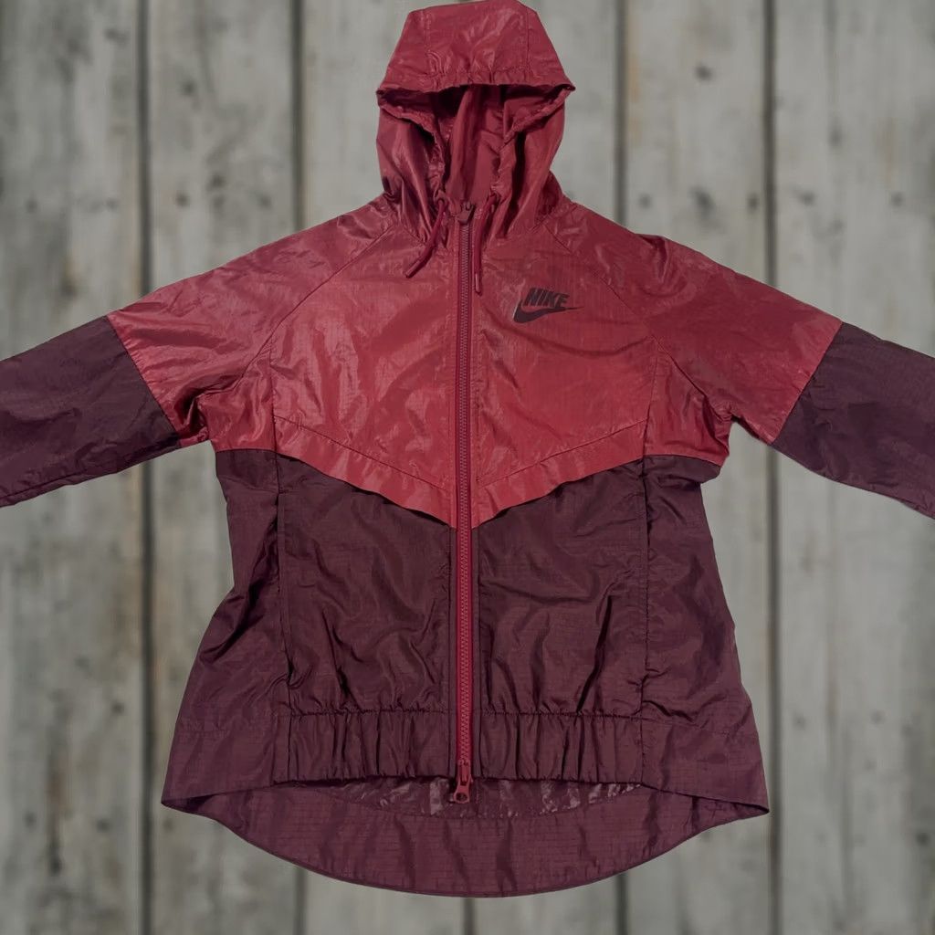 Nike Nike Windrunner Windbreaker Jacket XS Red Maroon 804947-620 Nike Windrunner Windbreaker Women XS Red Maroon 804947-620 Size XS / US 0-2 / IT 36-38 - 1 Thumbnail