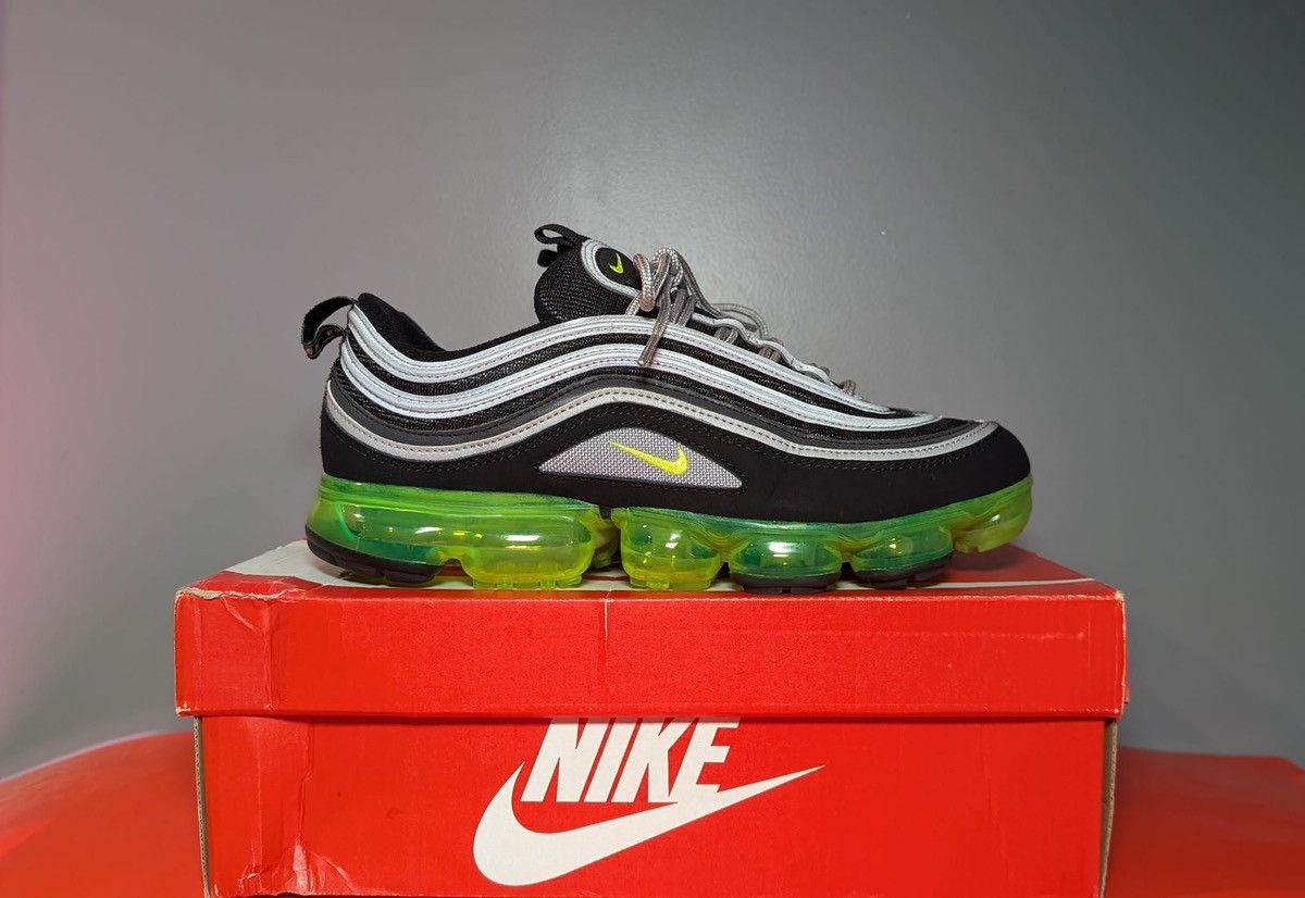 Nike Size 10 - Nike Air VaporMax 97 Neon Size US 10 / EU 43 - 1 Thumbnail