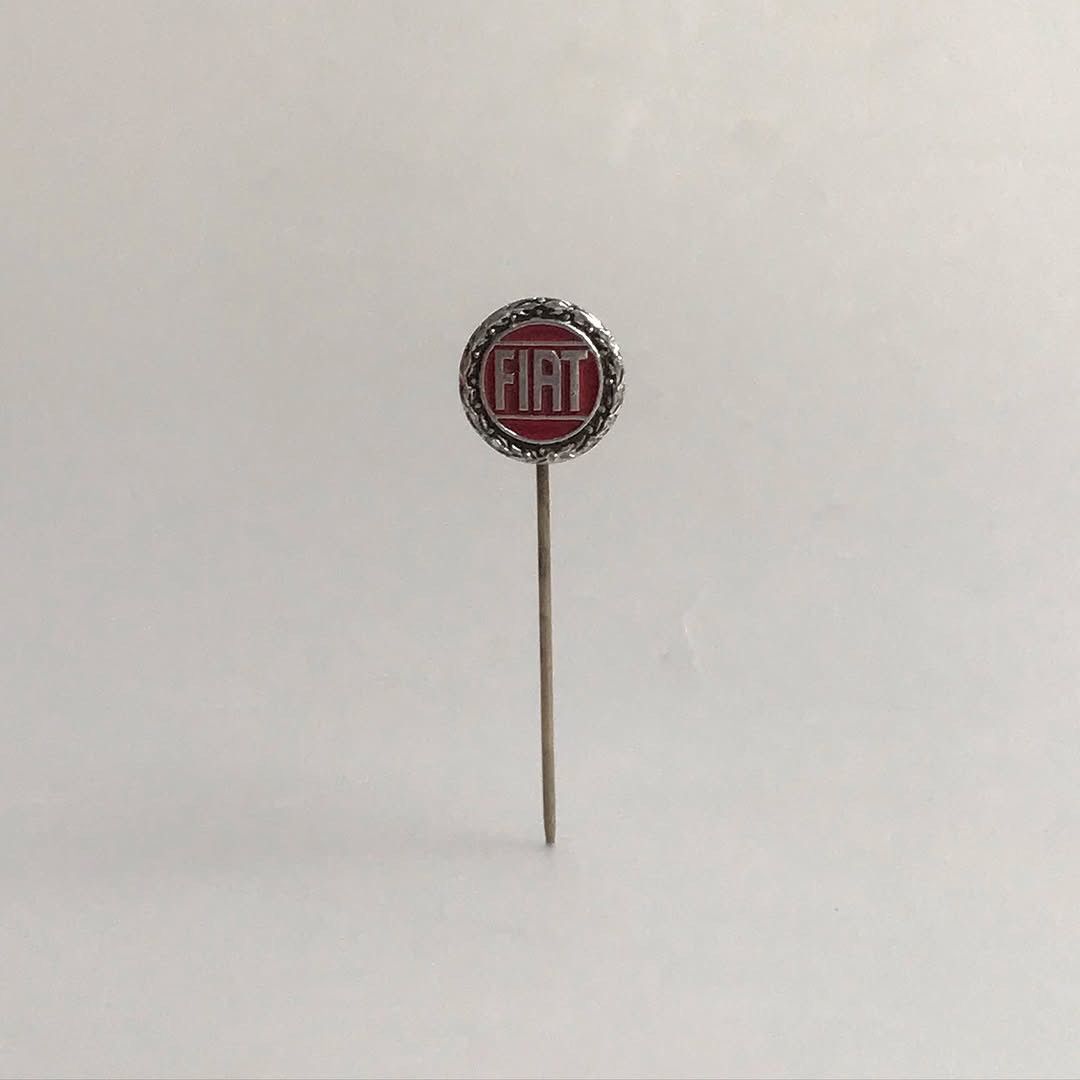 Pirelli × Vintage Vintage Pirelli and fiat car pin - 1960’s italian automoti Size ONE SIZE - 10 Thumbnail