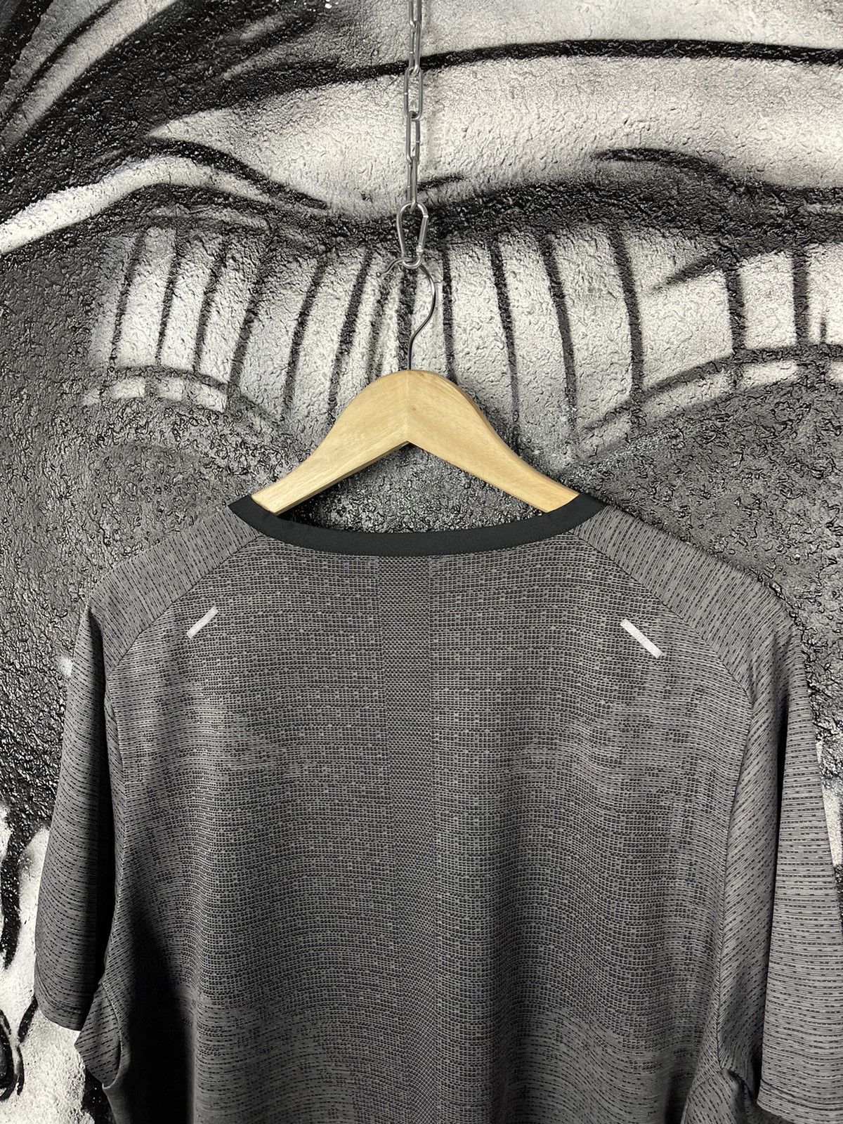 Nike Nike Dri-Fit ADV Techknit Ultra Running Sport Grey T-Shirt Men’s Size XL Size US XL / EU 56 / 4 - 8 Thumbnail