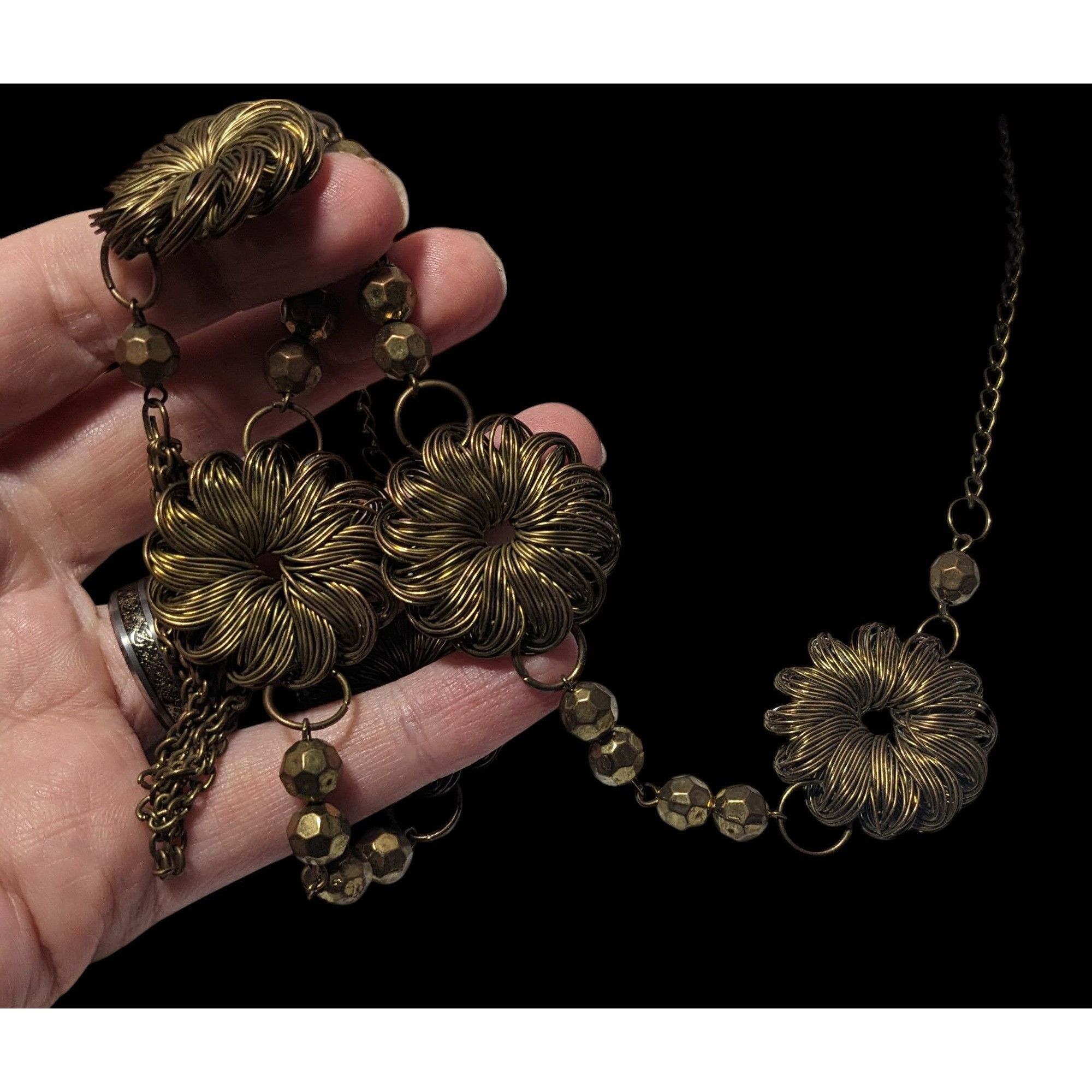Other Vintage Wire Wrap Gold tone Floral Beaded Tassel Necklace Size ONE SIZE - 4 Thumbnail