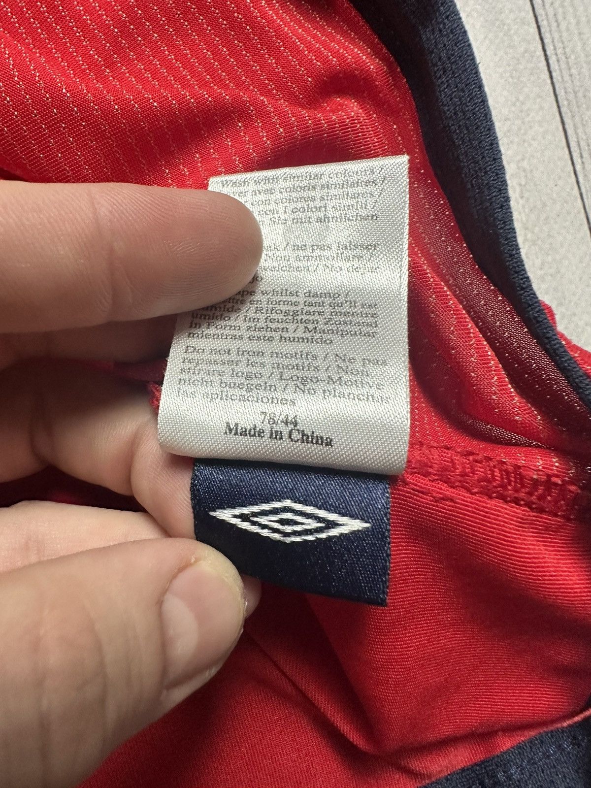 Umbro × Vintage Vintage Umbro England soccer jersey size L red Size US L / EU 52-54 / 3 - 4 Thumbnail