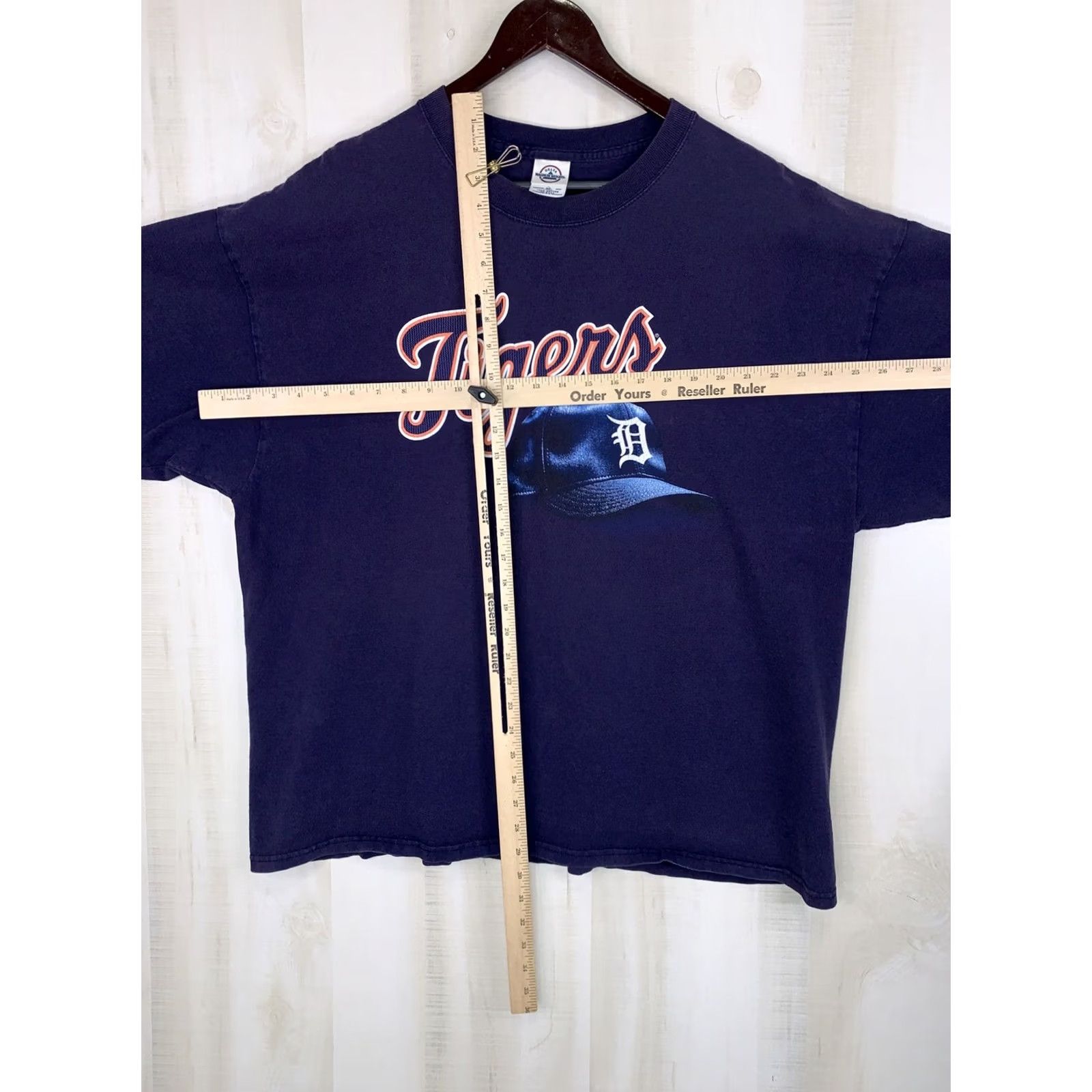 Delta VINTAGE Delta T-Shirt Detroit Tigers Y2K 2004 Weathered Blue 2XL USA Made Mens Short Sleeve Crew Neck Graphic Size US XXL / EU 58 / 5 - 6 Thumbnail