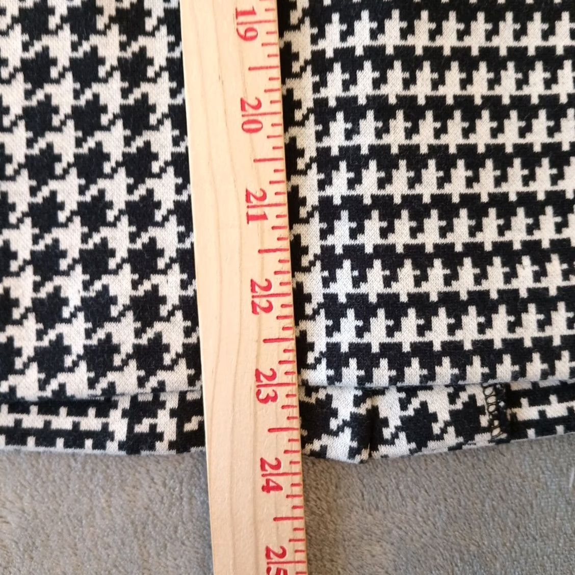 Talbots Talbots Skirt 12 Black Plaid Knee Length Pencil Slit Size 34" / US 12 / IT 48 - 4 Thumbnail