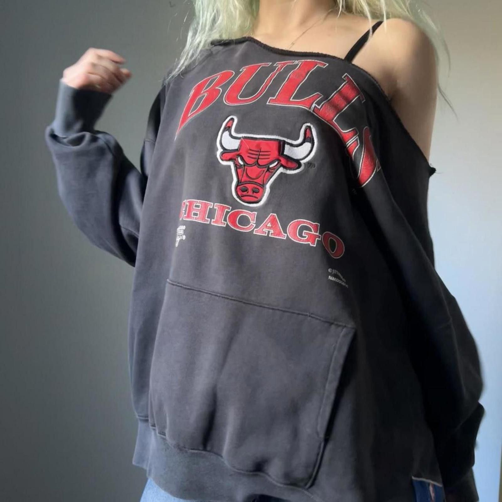 Nutmeg Chicago Bulls off the shoulder sweatshirt Size XL / US 12-14 / IT 48-50 - 2 Thumbnail