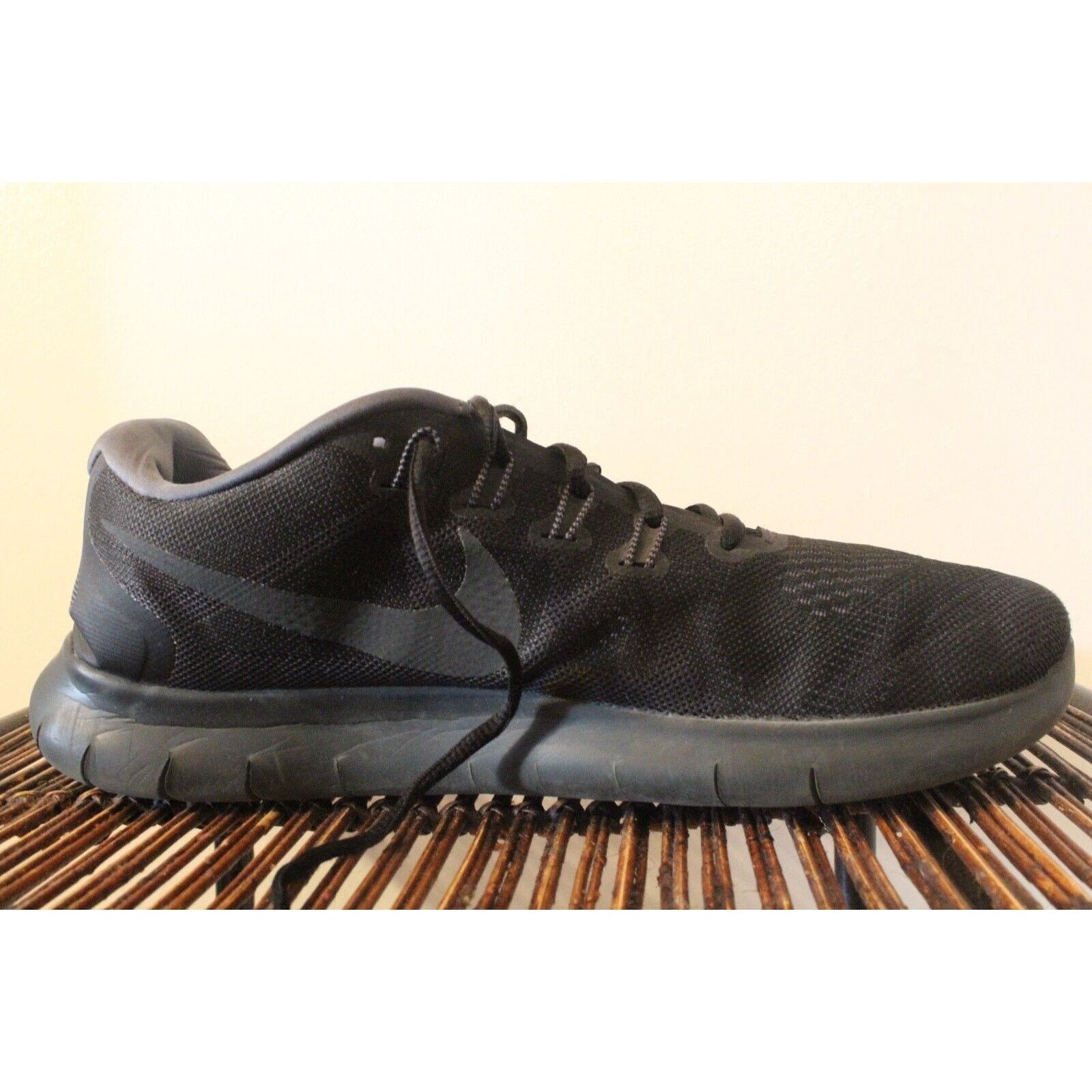 Nike Size 10 - Nike Free RN Commuter 2017 Black Anthracite Size US 10 / EU 43 - 2 Thumbnail