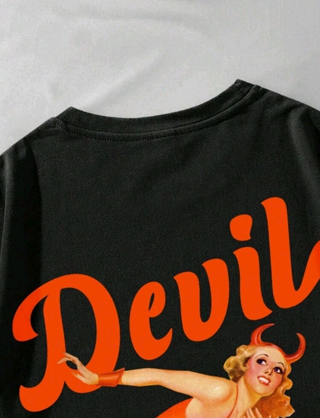 Japanese Brand Devil in Red Statement Tee Size US S / EU 44-46 / 1 - 5 Thumbnail