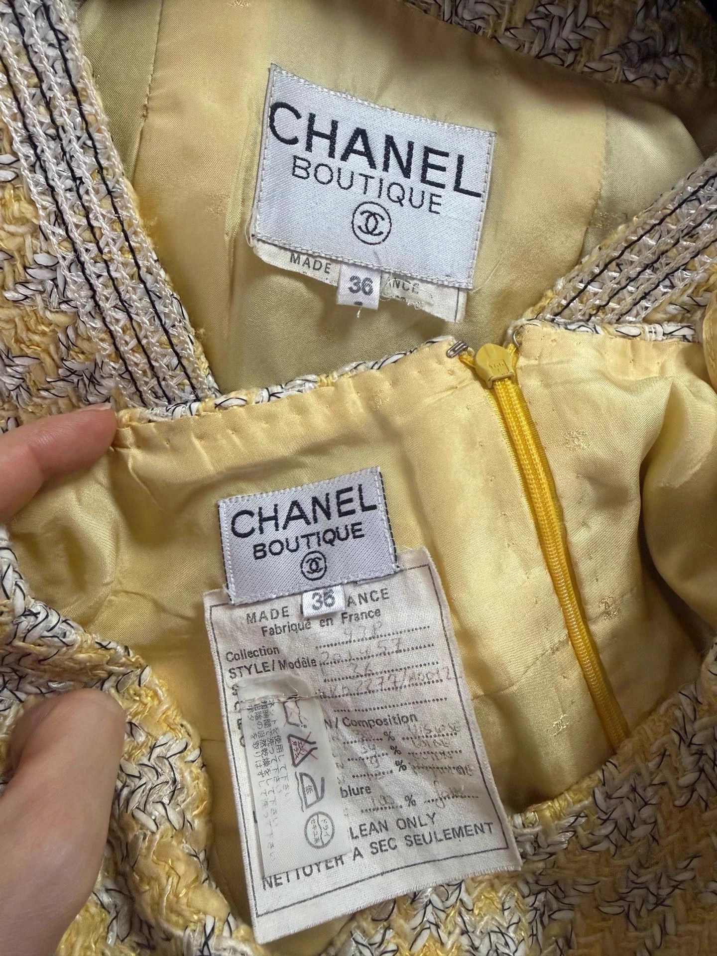 Chanel Chanel 93 Runway Wool Yellow Daisy Button Set Size XS / US 0-2 / IT 36-38 - 8 Thumbnail