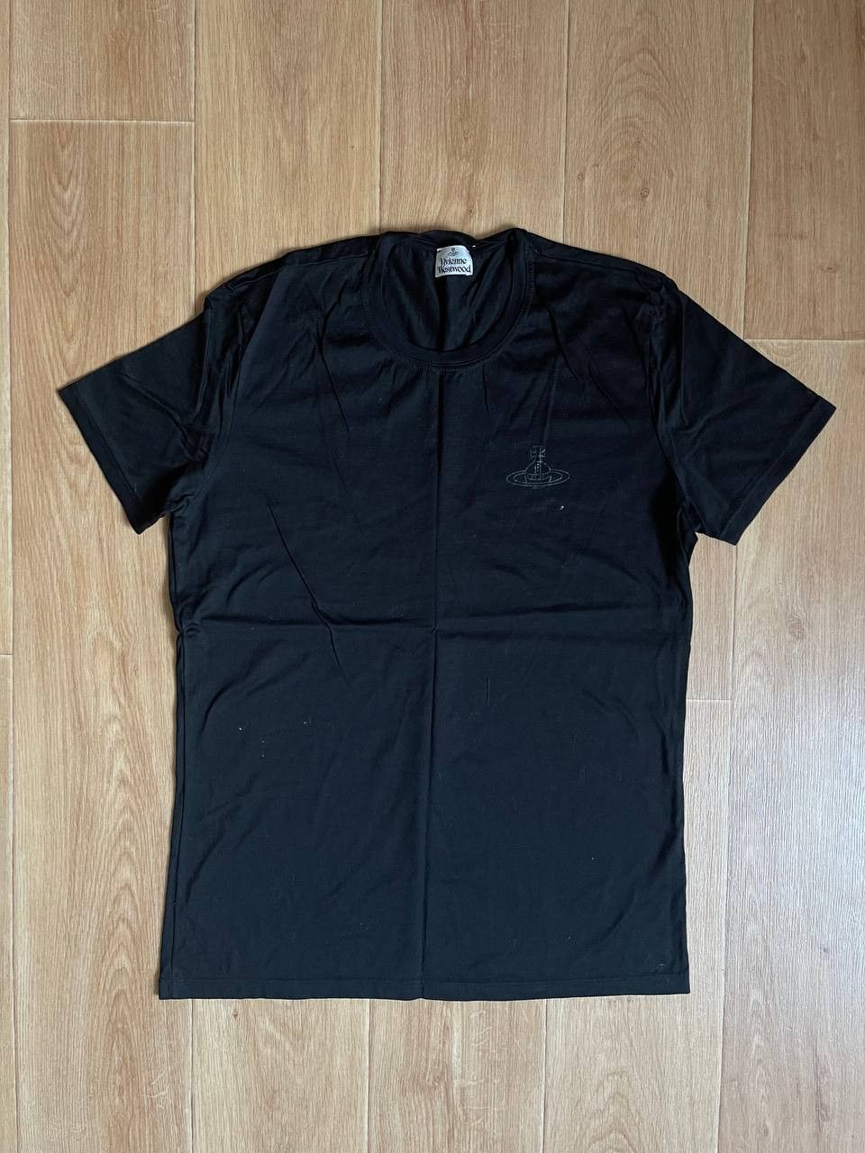 Vintage × Vivienne Westwood Vivienne Westwood T Shirt Mini Orb Logo Luxury Style Italy Size L / US 10 / IT 46 - 2 Thumbnail