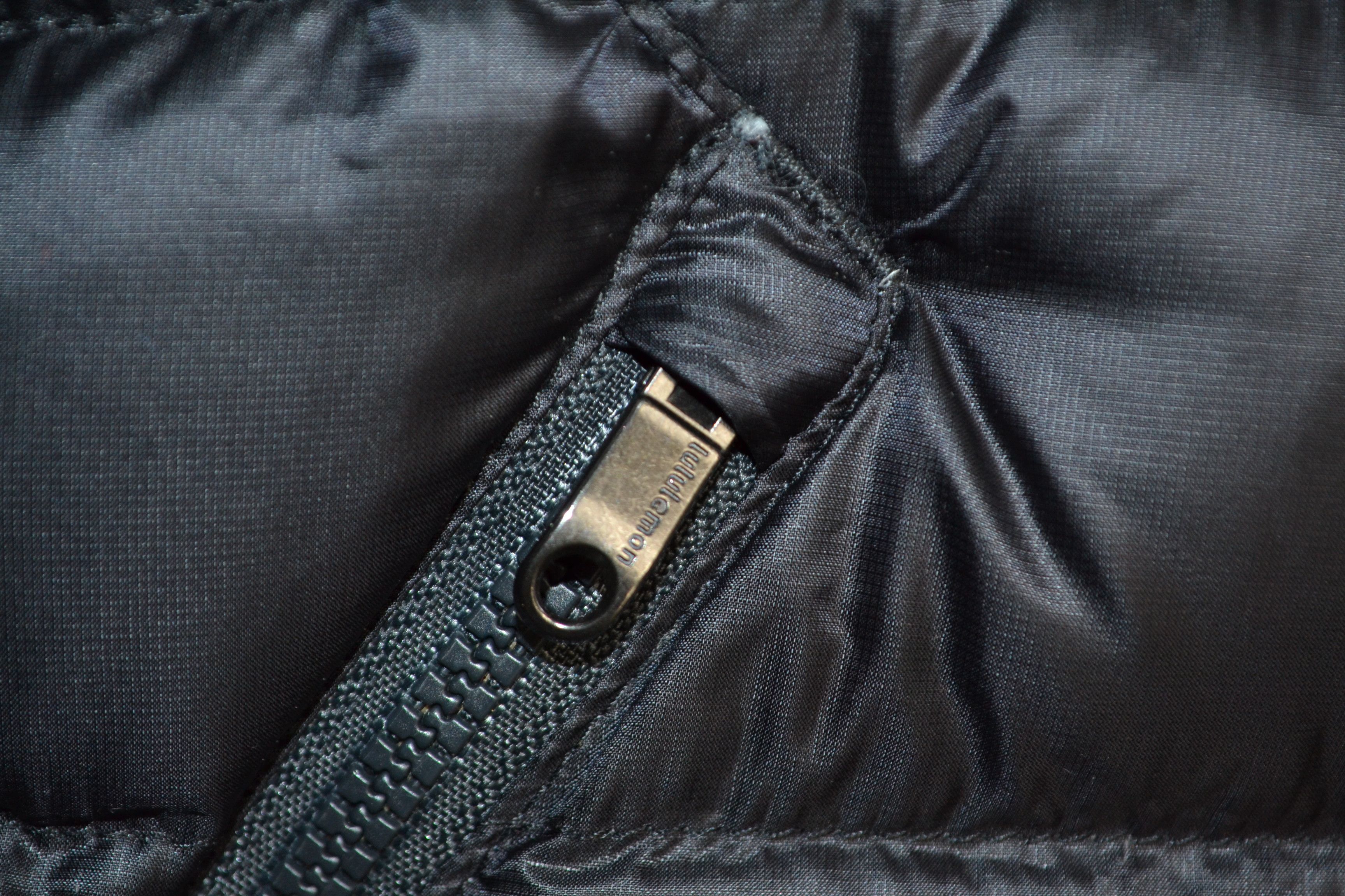 Lululemon Lululemon Down Puffer Vest L size Size US L / EU 52-54 / 3 - 3 Thumbnail