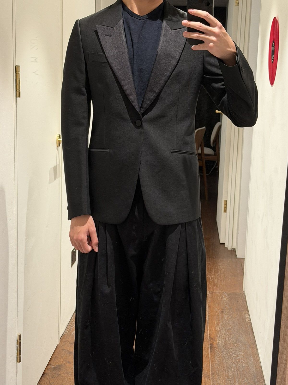 Alexander McQueen 3000$ retail Alexander Mcqueen Tuxedo jacket Size 48R - 1 Thumbnail