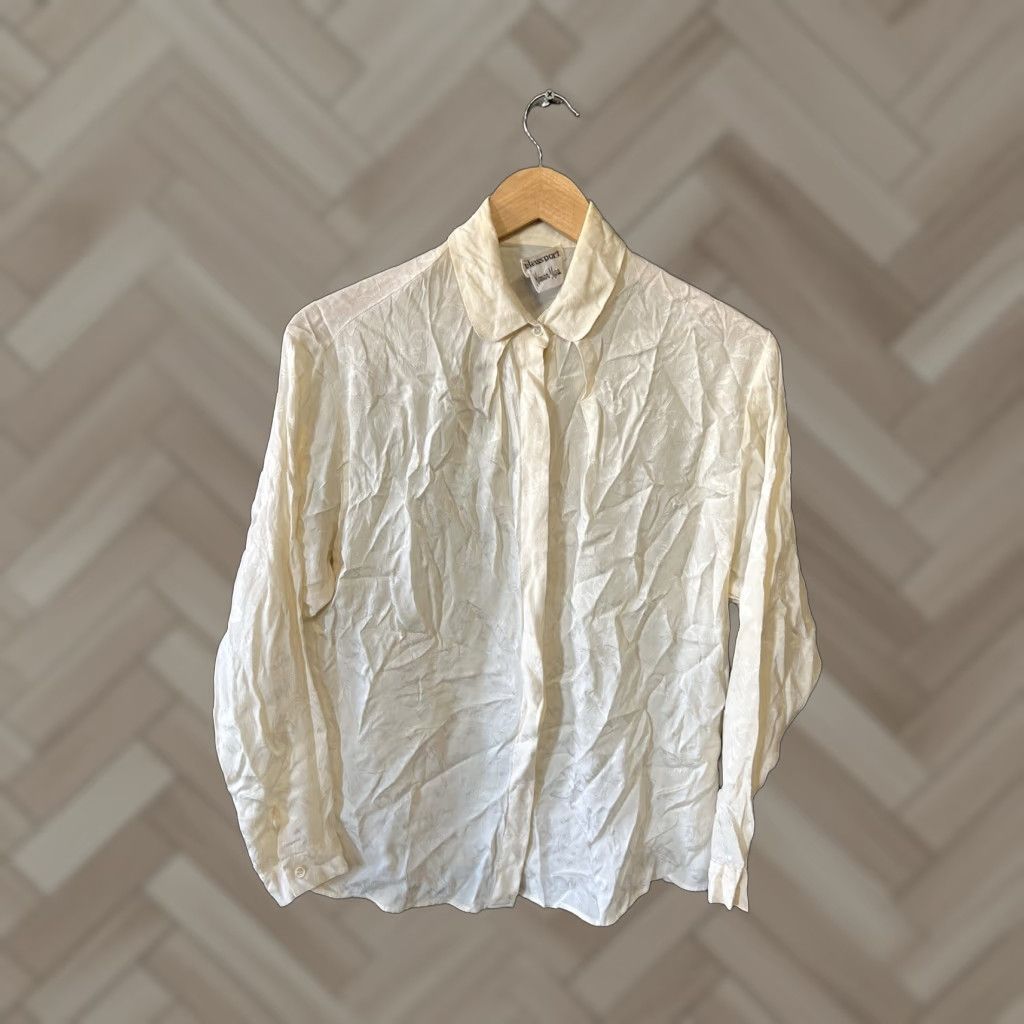 Neiman Marcus VINTAGE Neiman Marcus Womens Ivory Long Sleeve Silk Button-Up Size 10 Size L / US 10 / IT 46 - 1 Thumbnail