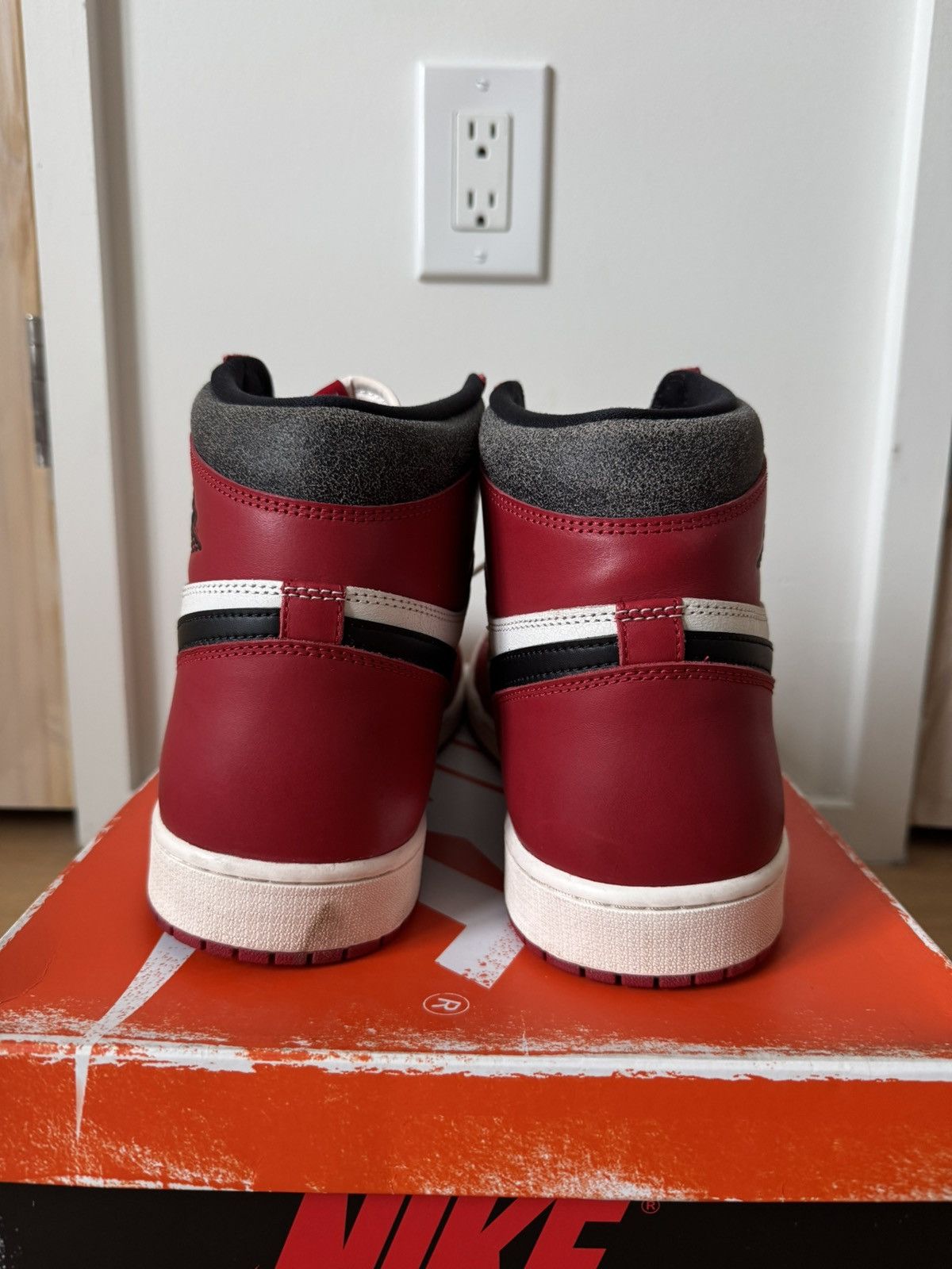 Jordan Brand Air Jordan 1 Retro High OG Chicago Lost & Found Size US 15 / EU 48 - 5 Thumbnail