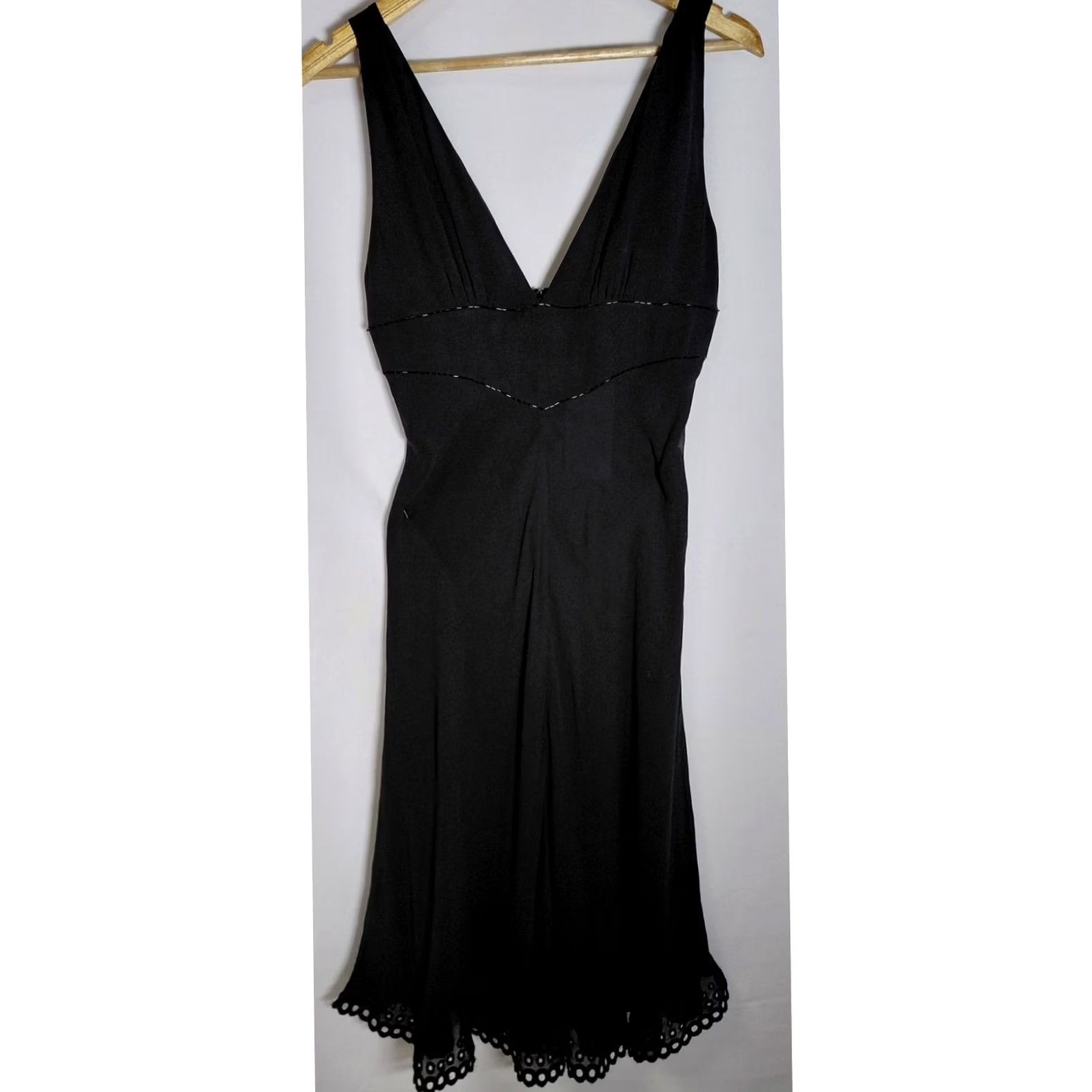 Vintage TED BAKER LONDON Sleeveless Dress V-Neck Black Knee Length Womens Size 2 Polyester Solid Lace NWT Size XS / US 0-2 / IT 36-38 - 2 Thumbnail