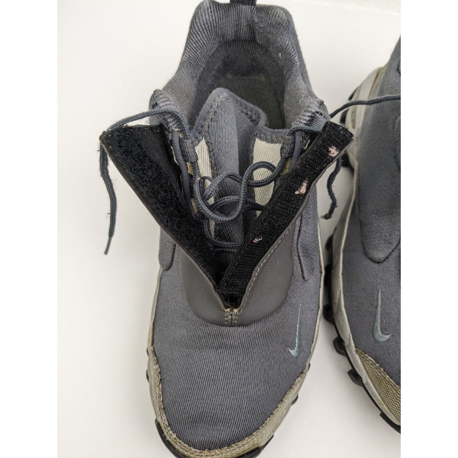 Nike Nike ACG Air Wailuku 2001 Gray Silver Trail Hike Sneakers 8 Size US 8 / IT 38 - 13 Thumbnail