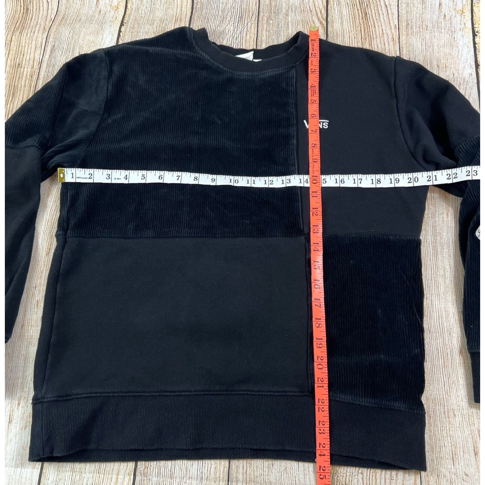Vans VANS Sweatshirt Women Pullover Corduroy Patch Black M Medium Crew Fabiana Delfino Patch Corduroy Black Sweatshirt Women’s Vans Size M / US 6-8 / IT 42-44 - 4 Thumbnail