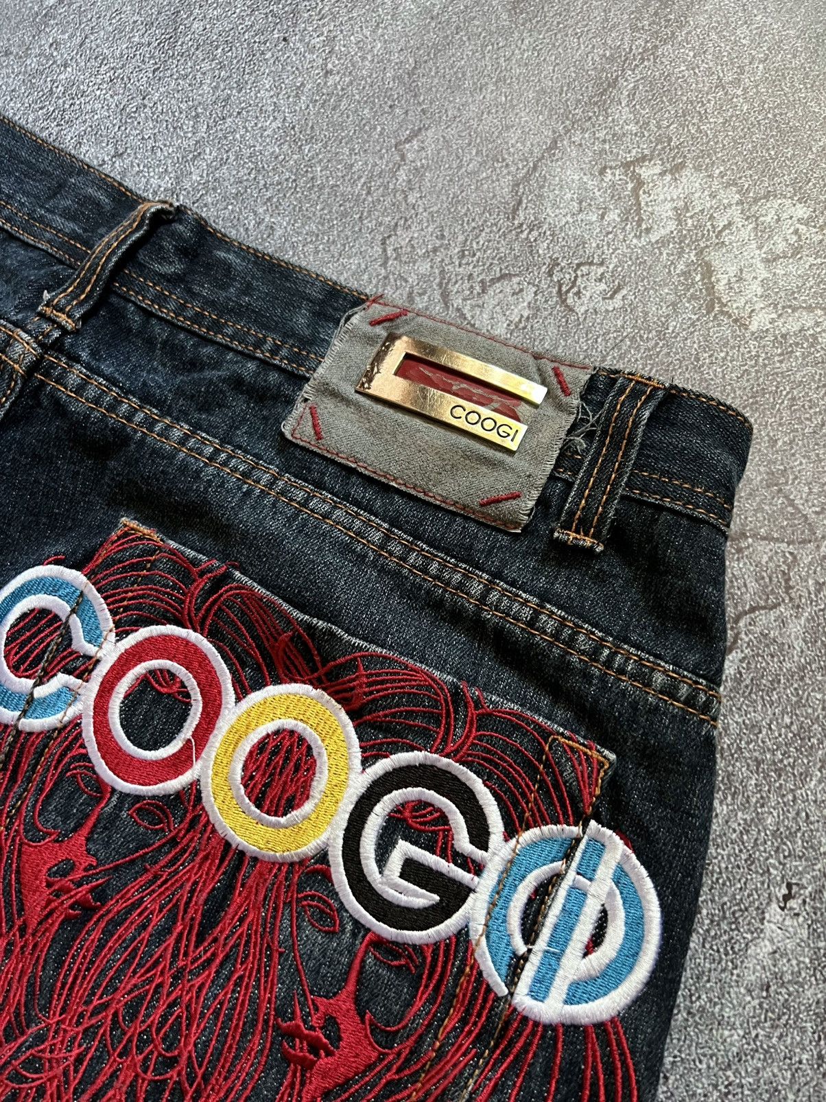 Coogi 90s Vintage Jeans Shorts Sweater Embroidered Big Logo Baggy Size US 40 / EU 56 - 7 Thumbnail