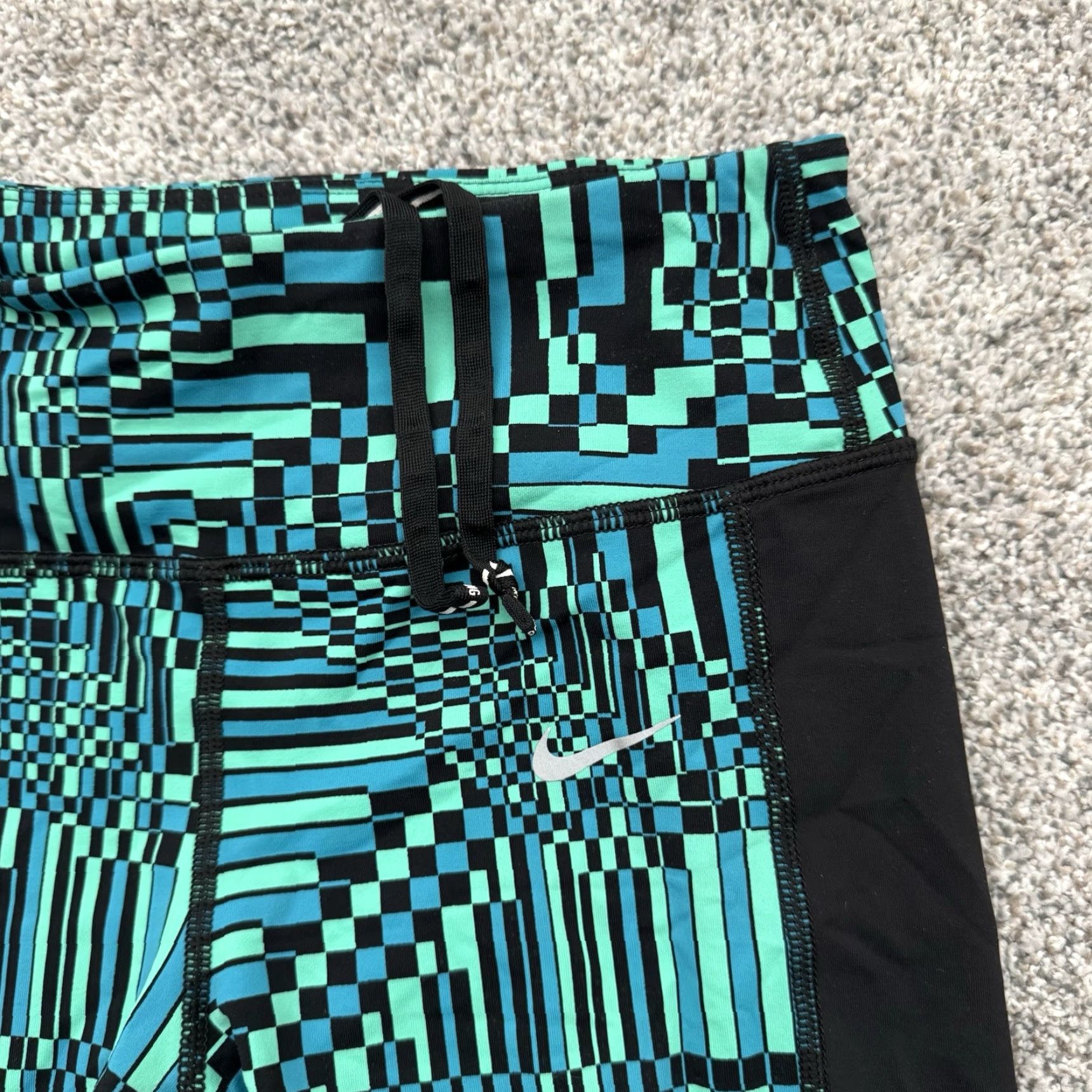 Nike VINTAGE Nike Epic Lux Leggings Womens Small Dri Fit Abstract Compression Athletic Sporty Size 28" / US 6 / IT 42 - 4 Thumbnail