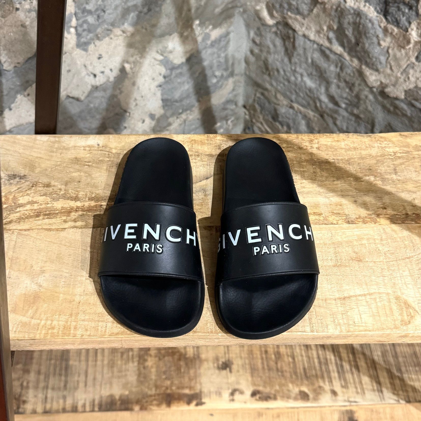 Givenchy Givenchy Black White Logo Rubber Slide Sandals Size US 5 / IT 35 - 2 Thumbnail