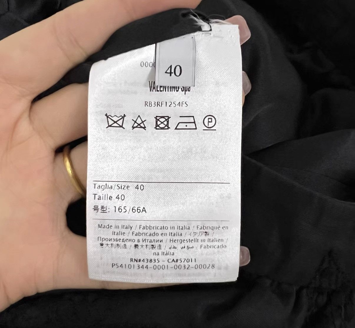 Valentino Valentino Black Embossed Shorts J41 Size 27" / US 4 / IT 40 - 5 Thumbnail