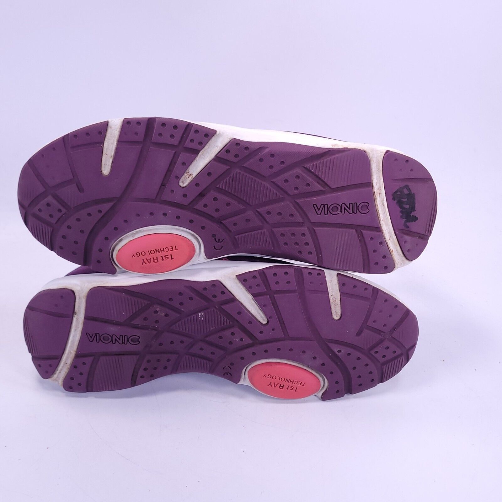 Vionic Vionic 335 Emerald Walking Shoe Womens Size 6 9030 Purple Size US 6 / IT 36 - 7 Thumbnail